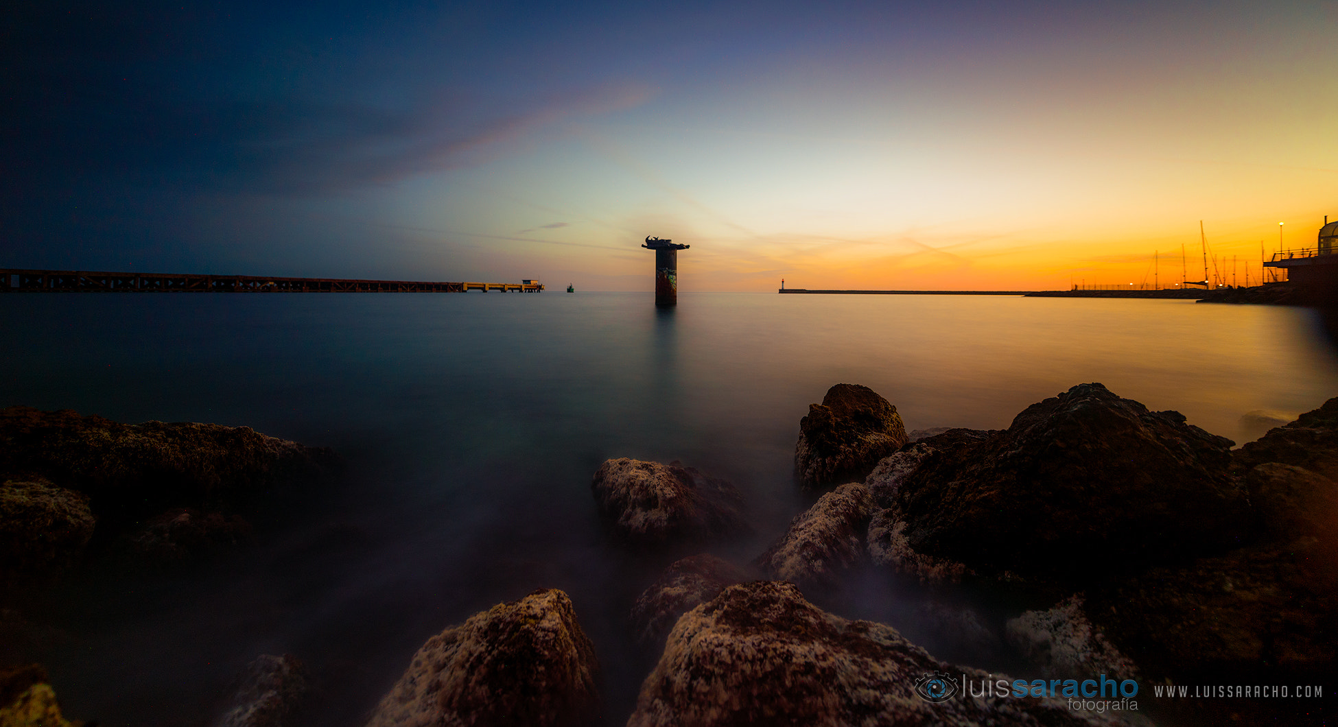 Nikon AF-S Nikkor 14-24mm F2.8G ED sample photo. Paseo maritimo almeria photography