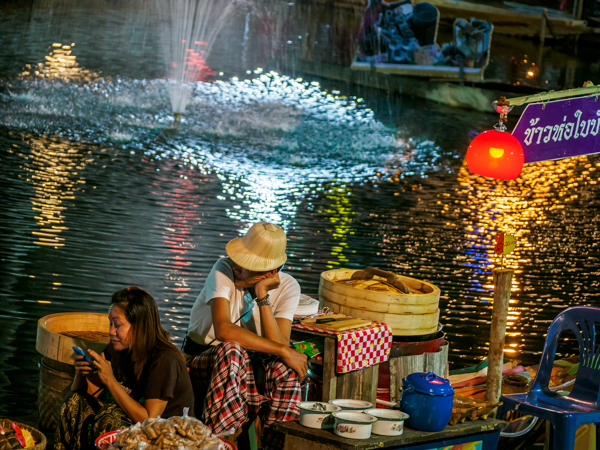 Olympus OM-D E-M10 II sample photo. Noodle boat photography