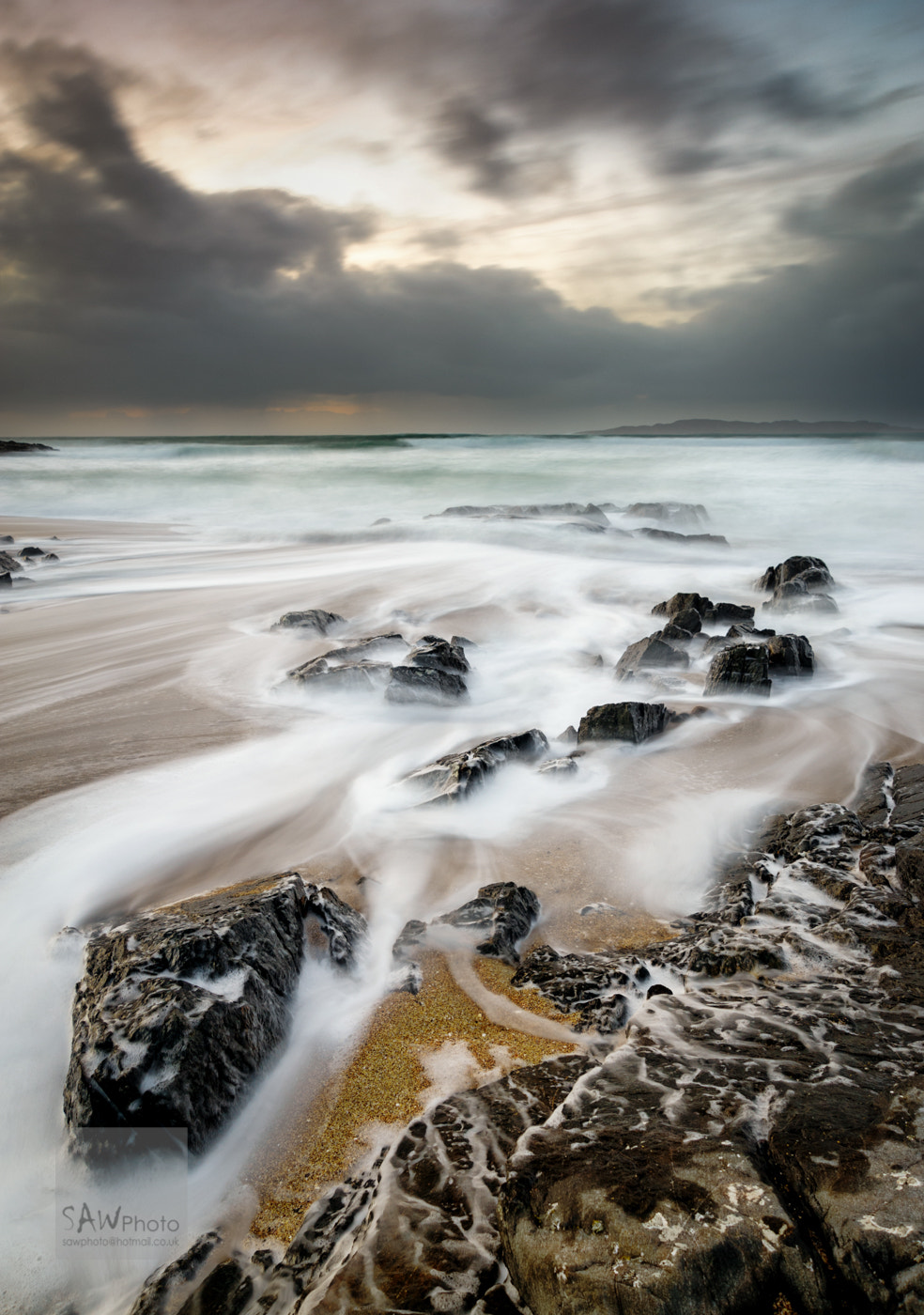 Nikon D3 + Nikon AF Nikkor 24-85mm F2.8-4D IF sample photo. Last light on harris photography