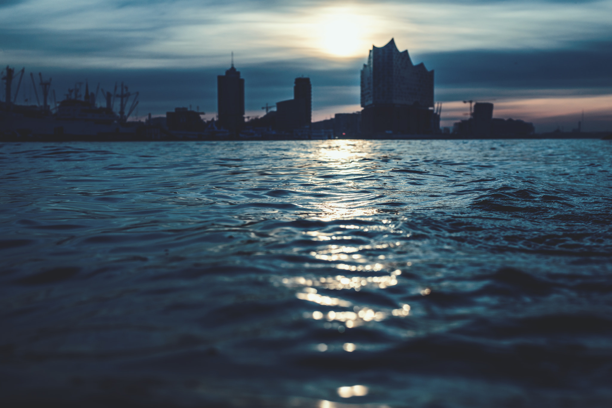 Nikon D610 + Nikon AF-S Nikkor 50mm F1.8G sample photo. Sunrise on the river elbe photography