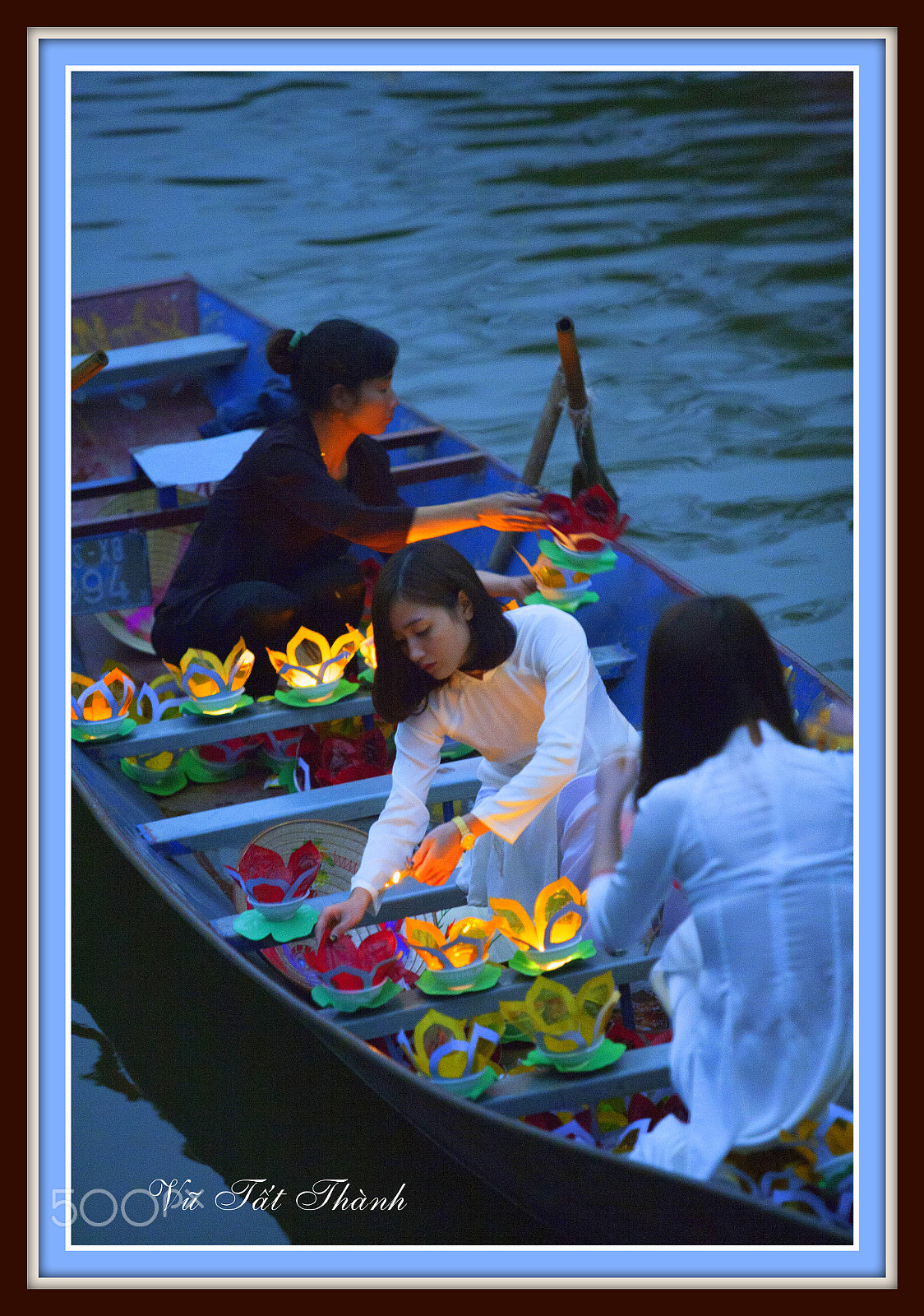 Canon EF 70-200mm F2.8L USM sample photo. Hoa đăng photography