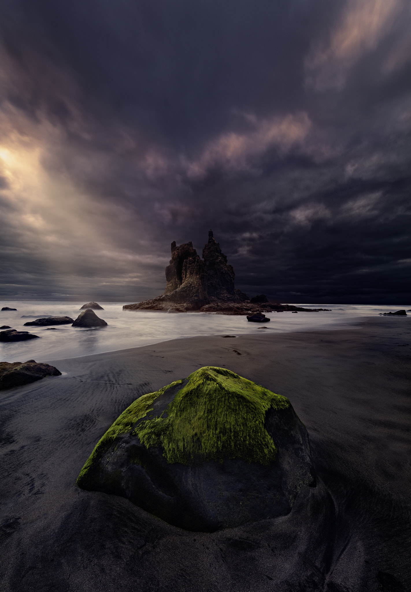 Canon EOS 5DS R + Canon EF 11-24mm F4L USM sample photo. Ebbing tide - growing islet photography