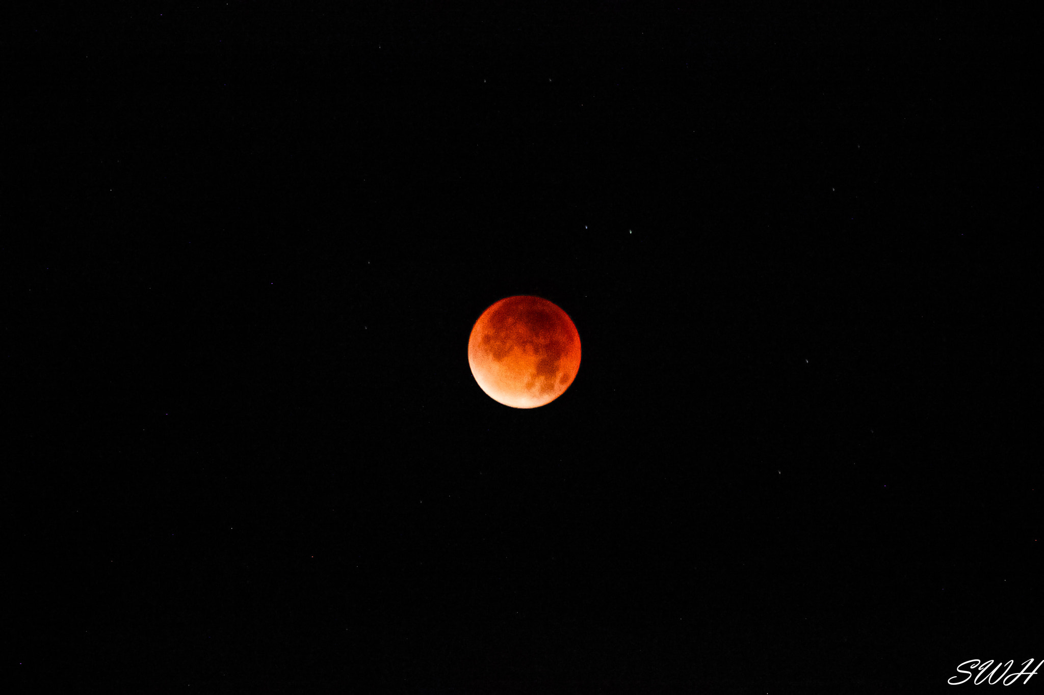 Canon EF 70-300mm F4-5.6 IS USM sample photo. Blood moon photography