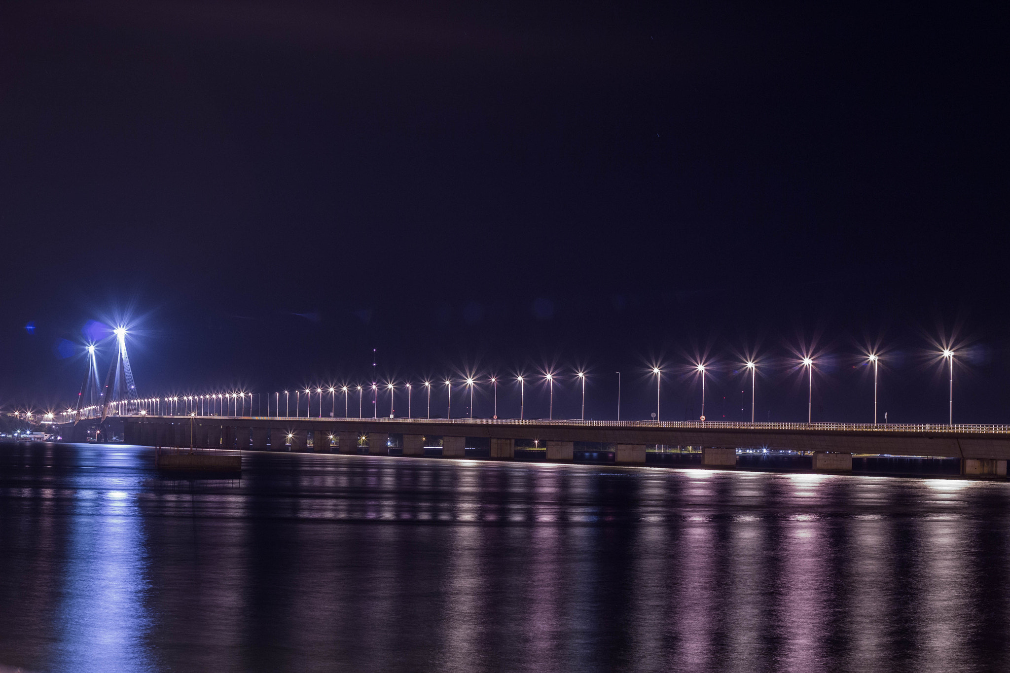Canon EF 50mm F1.8 II sample photo. Bright bridge photography