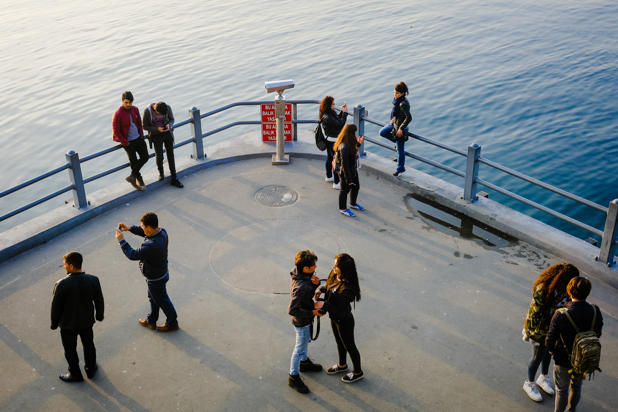 Fujifilm X-M1 + Fujifilm XF 27mm F2.8 sample photo. 拍照 photography