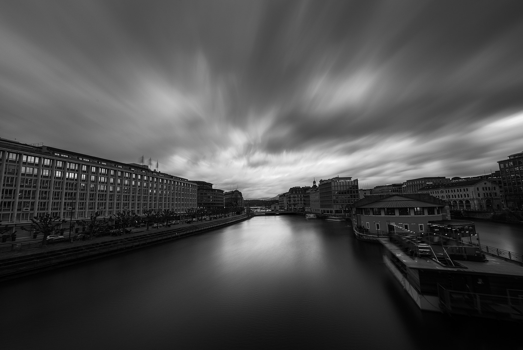 Nikon AF-S Nikkor 14-24mm F2.8G ED sample photo. Dark days photography