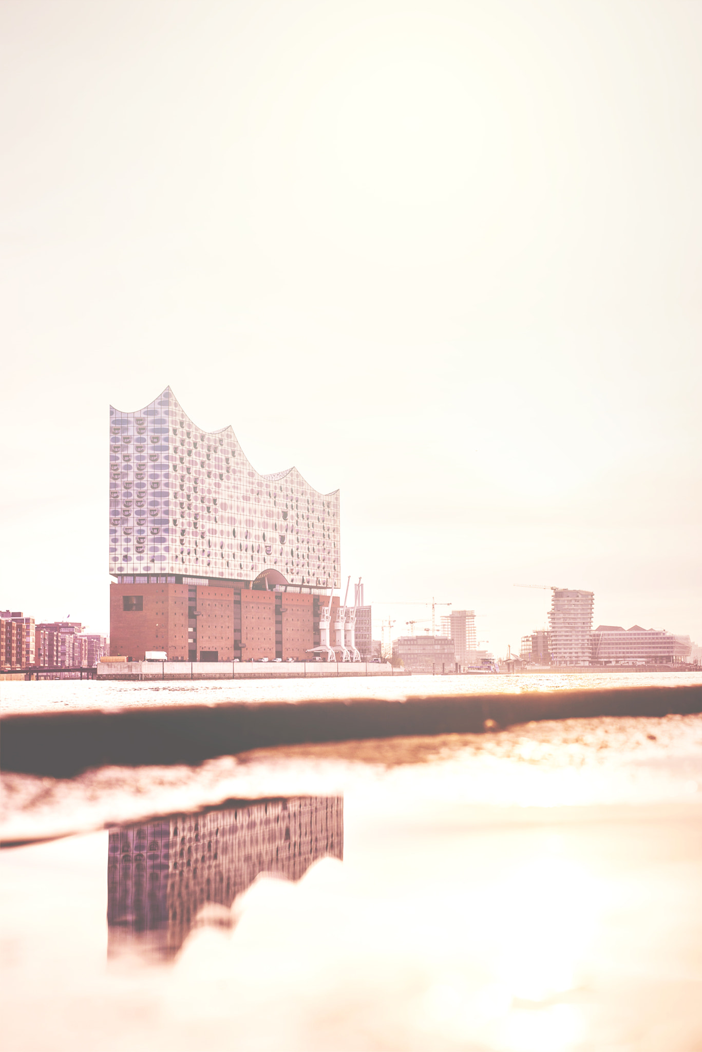 Nikon D610 + Nikon AF-S Nikkor 50mm F1.8G sample photo. Elbphilharmonie in the morning photography