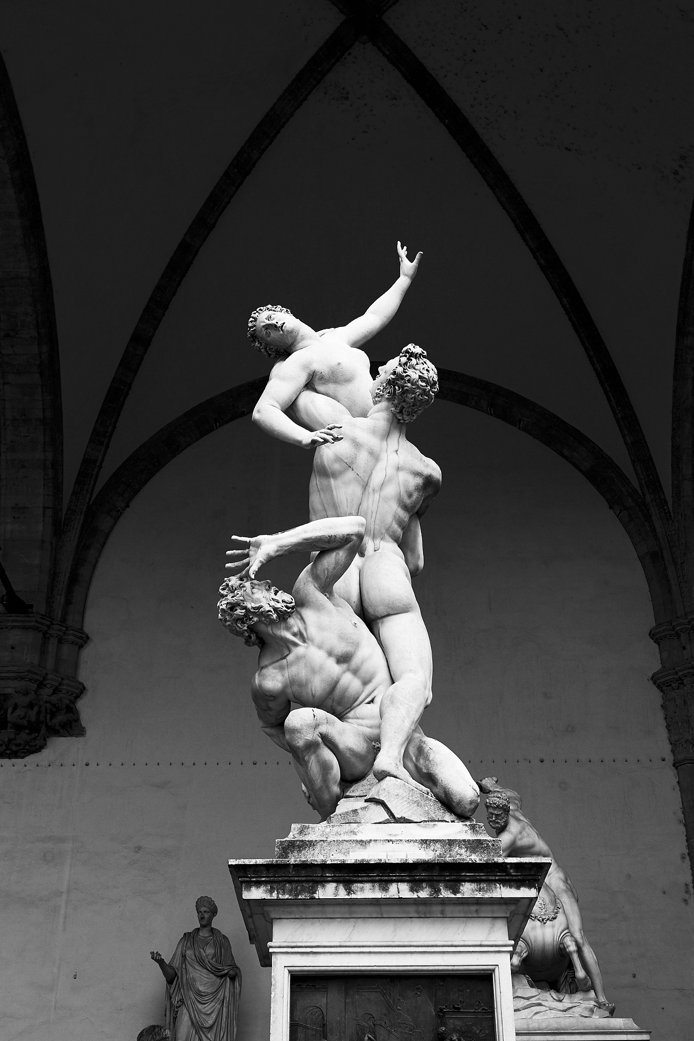 Canon EF 16-35mm F4L IS USM sample photo. Statue ii photography