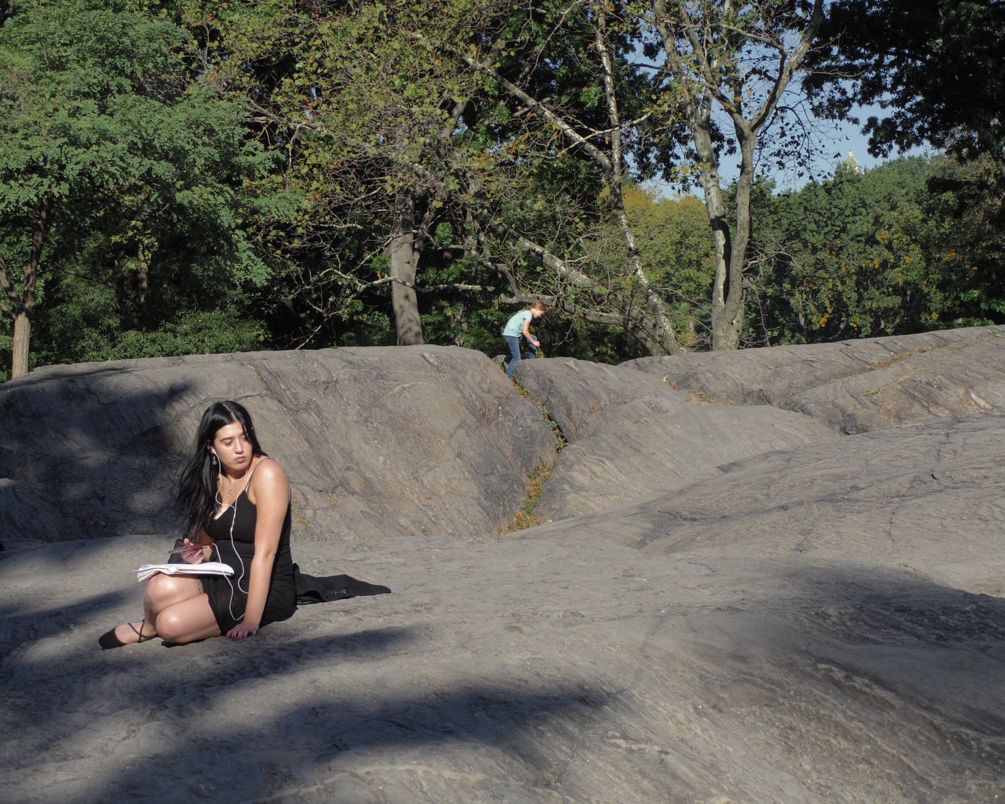 Pentax Q-S1 sample photo. Sitting rock photography