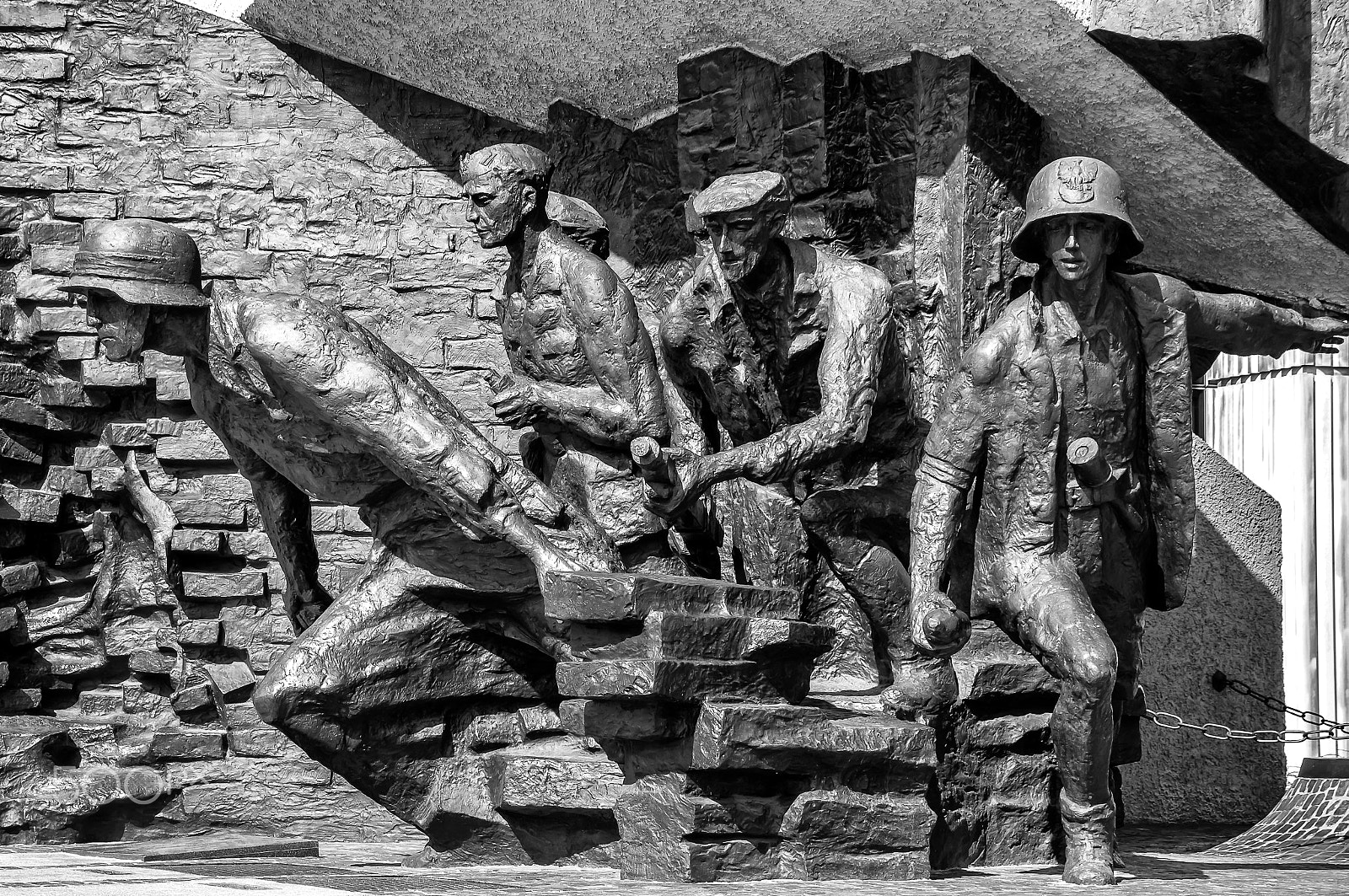 Tamron AF 18-250mm F3.5-6.3 Di II LD Aspherical (IF) Macro sample photo. Warsaw uprising monument photography