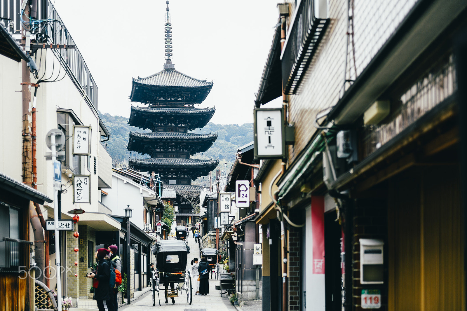 Nikon D5 sample photo. Yasaka pagoda (hokan-ji temple) photography