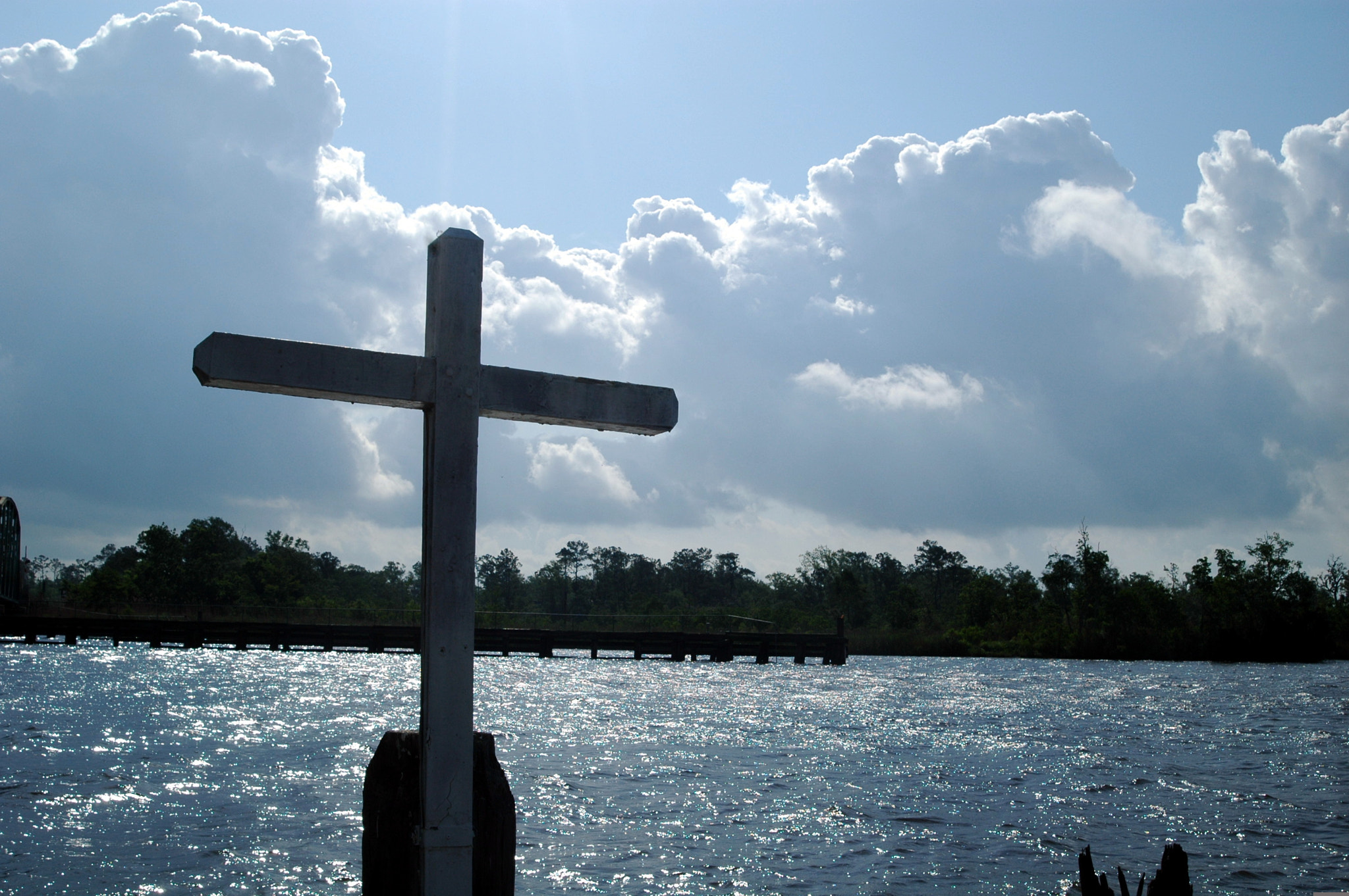 Nikon D70s + AF Zoom-Nikkor 28-100mm f/3.5-5.6G sample photo. On the pearlington  river in photography