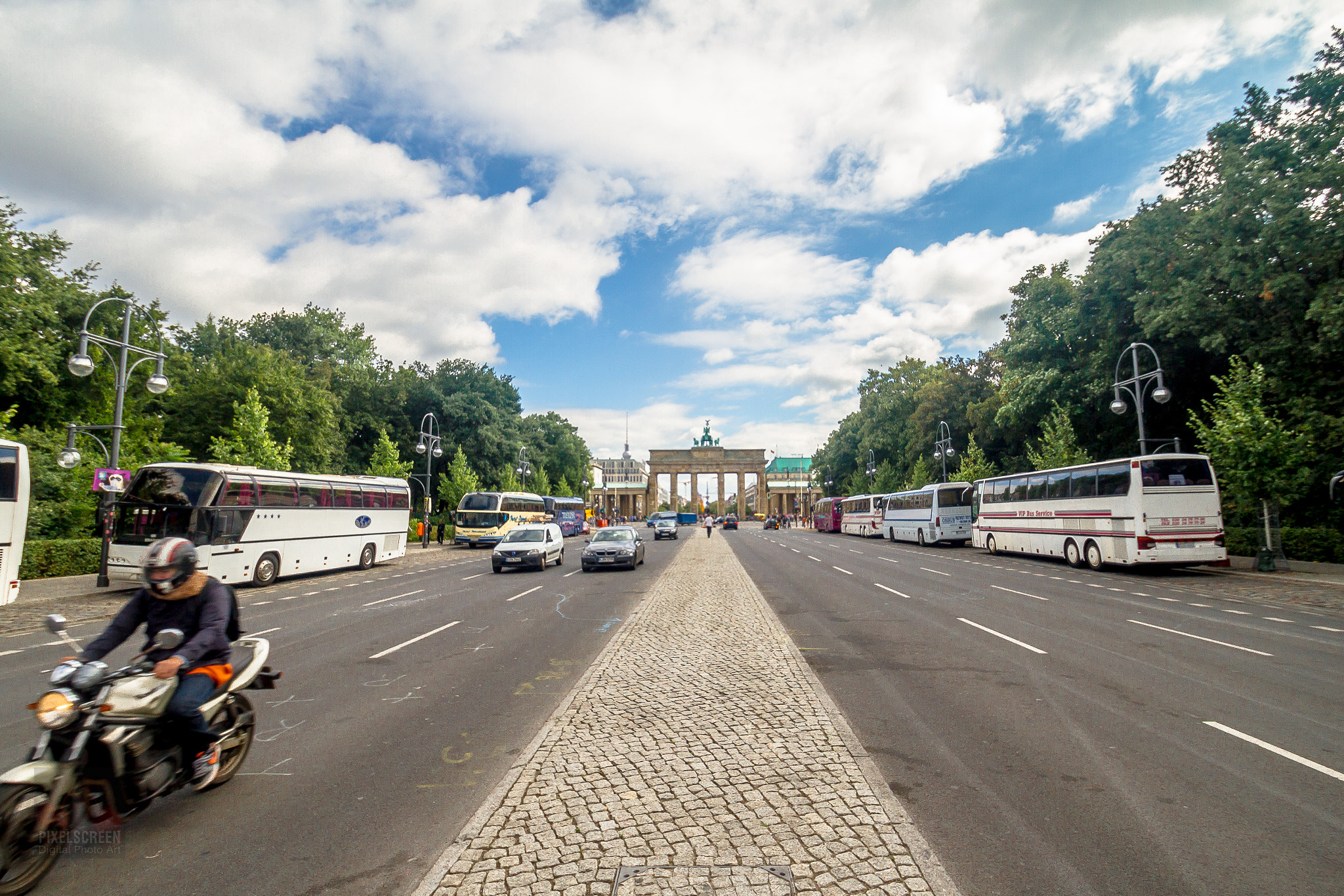 Sigma 10-20mm F3.5 EX DC HSM sample photo. Brandenburg gate berlin photography