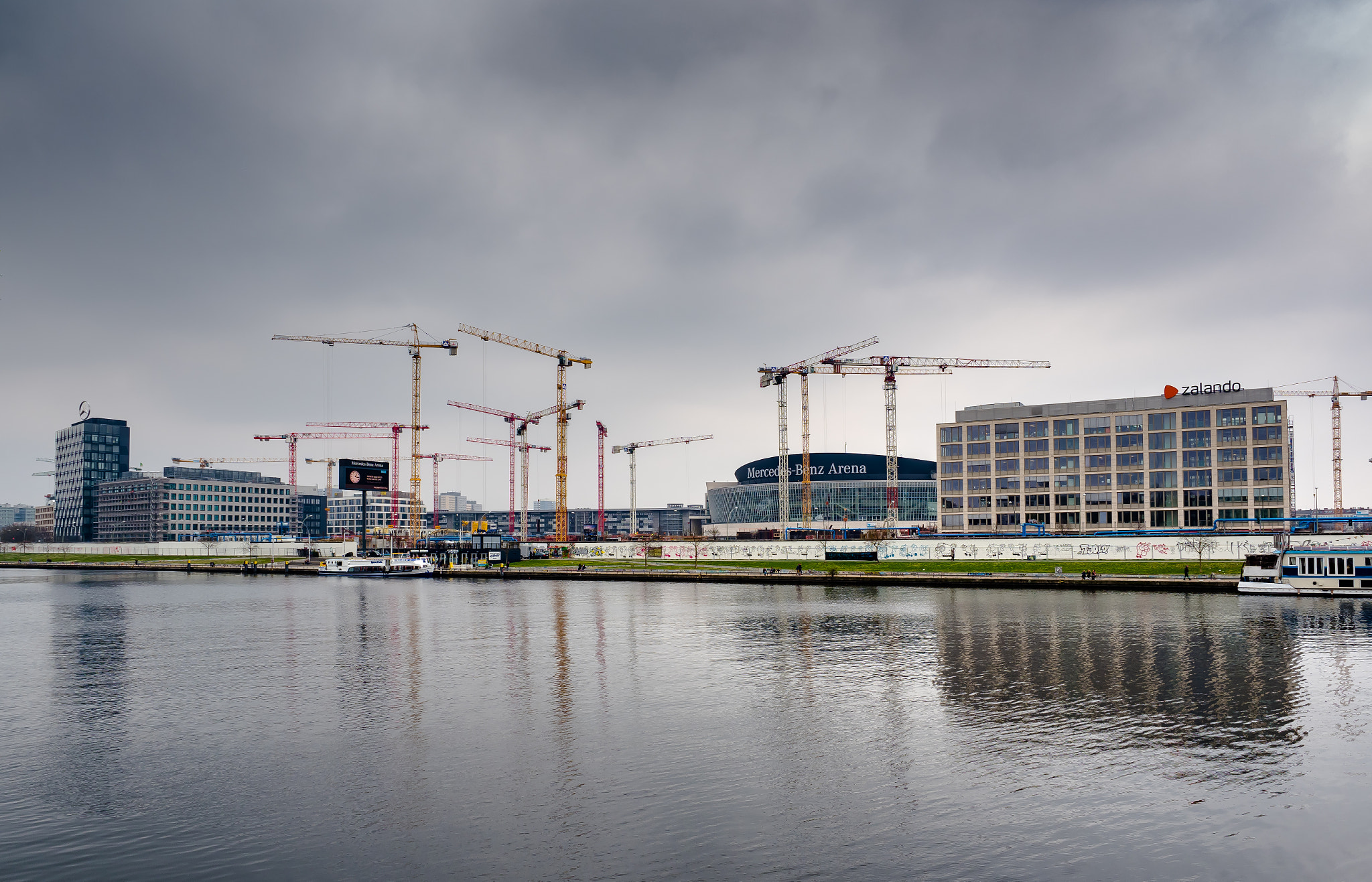Olympus OM-D E-M1 Mark II + Olympus M.Zuiko Digital ED 12-40mm F2.8 Pro sample photo. Berlin - boomtown photography
