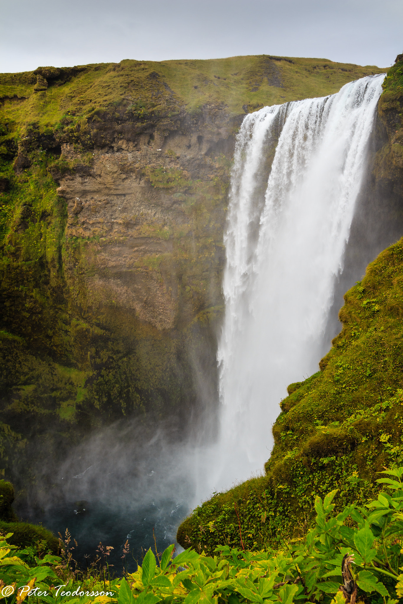 Sigma 18-50mm f/2.8 Macro sample photo. Skógafoss photography