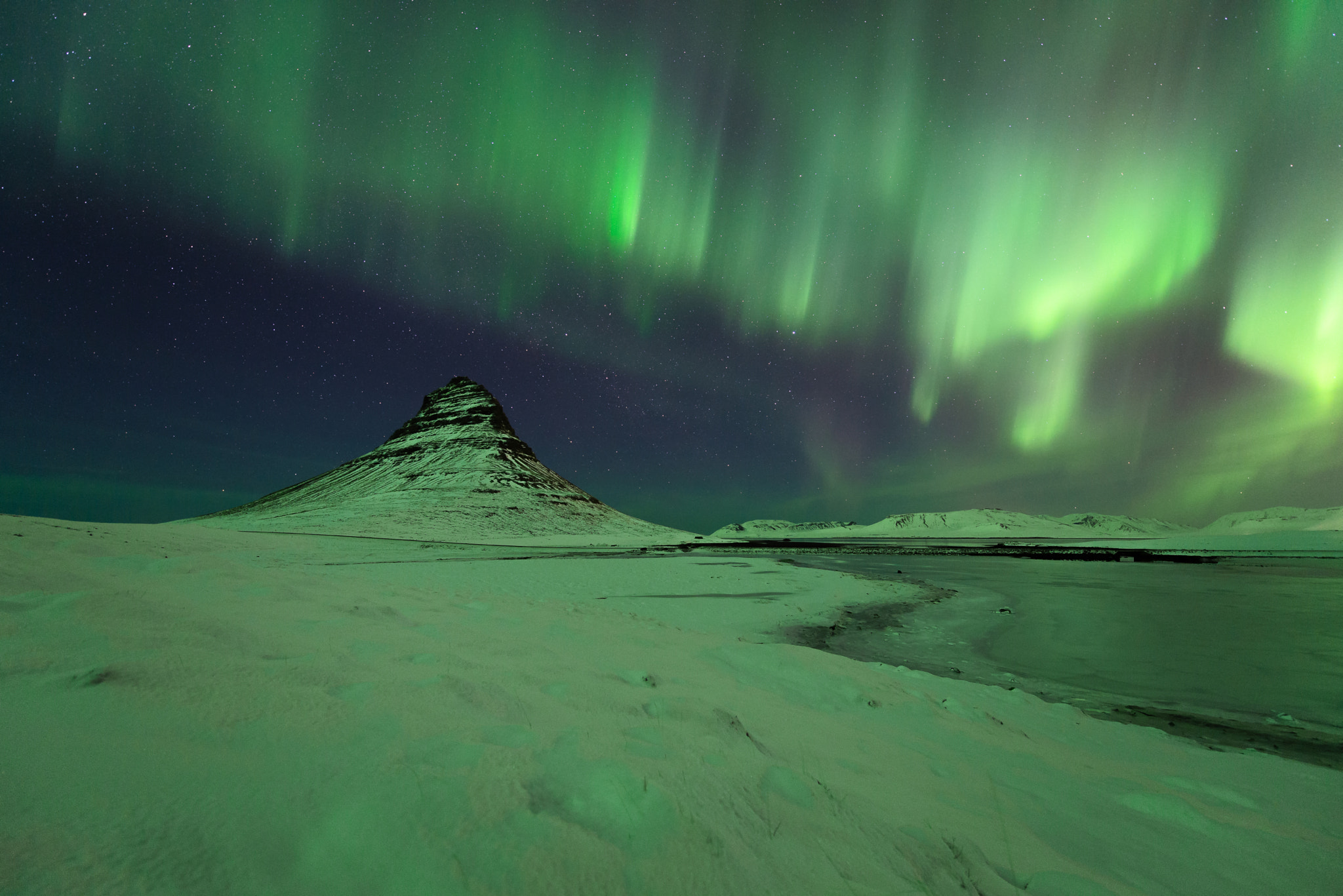 Nikon AF-S Nikkor 14-24mm F2.8G ED sample photo. And the lights dances photography