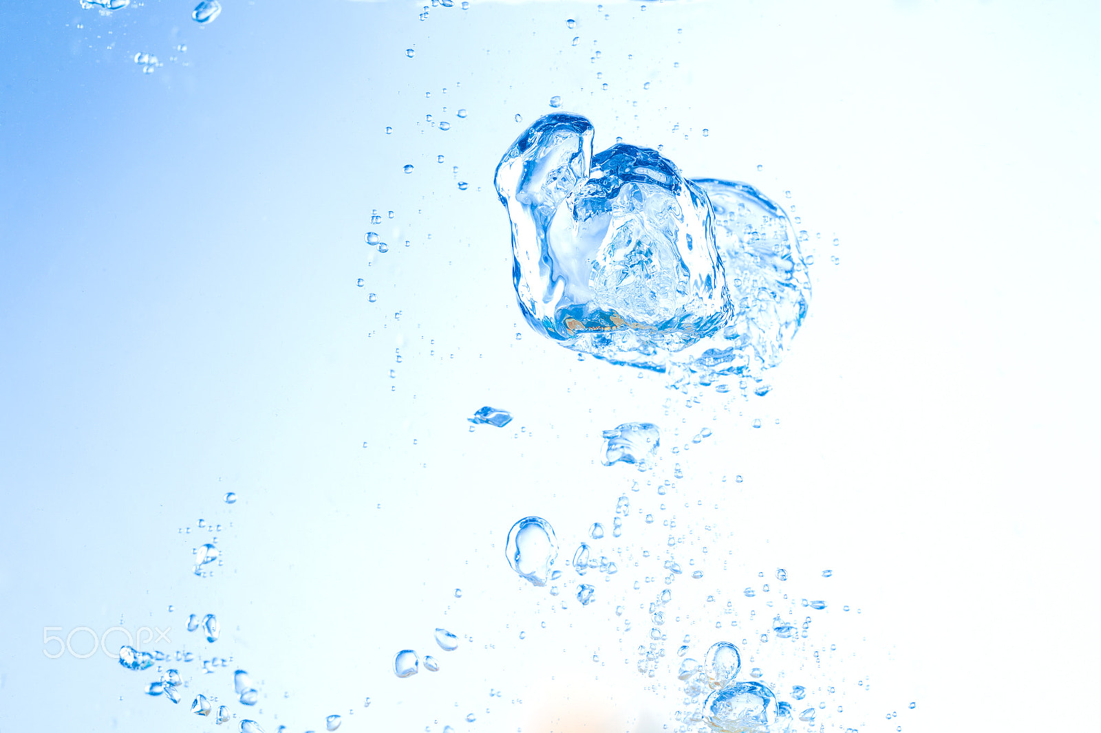Canon EF 100mm F2.8L Macro IS USM sample photo. Sprays, drops and water splashes, abstraction, minimalism photography