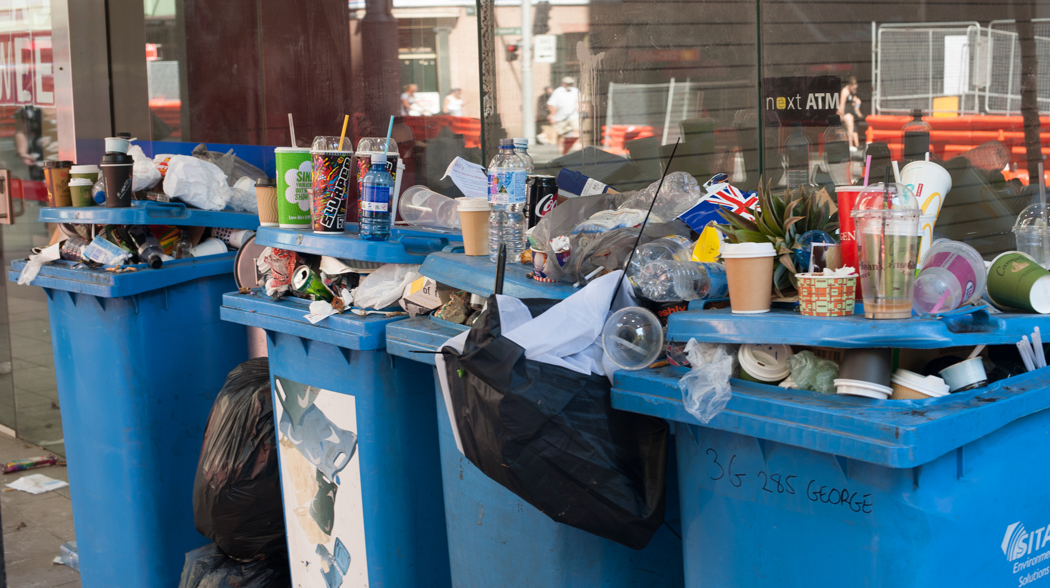 Nikon D700 sample photo. George street rubbish photography