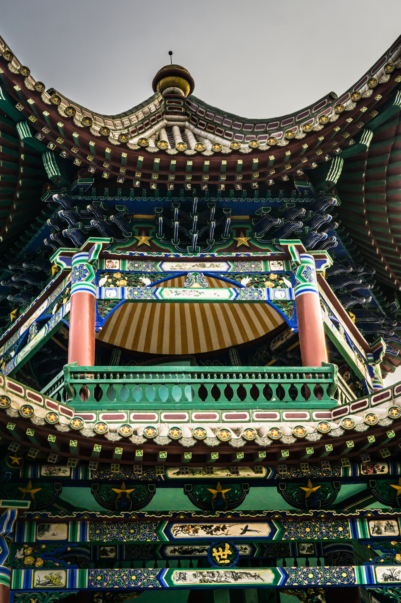 Sony Sonnar T* FE 35mm F2.8 ZA sample photo. High temple  photography