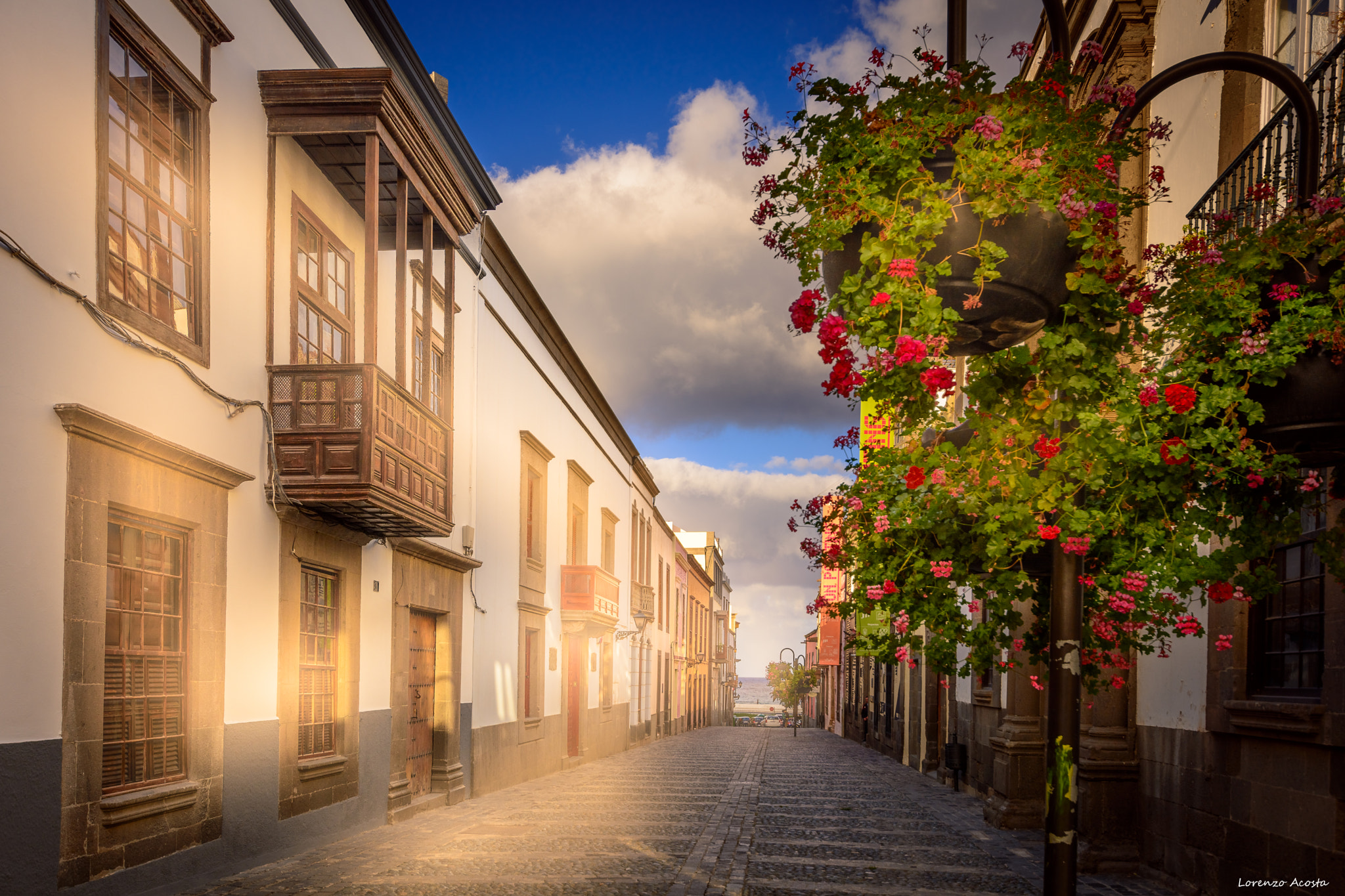 Nikon D7100 + Sigma 10-20mm F3.5 EX DC HSM sample photo. Luz y sombra en vegueta photography