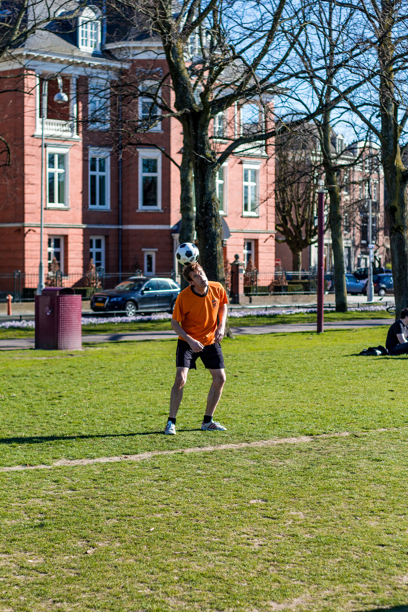 Canon EOS 650D (EOS Rebel T4i / EOS Kiss X6i) + Canon EF 50mm F1.8 II sample photo. Juggling the ball #2 photography