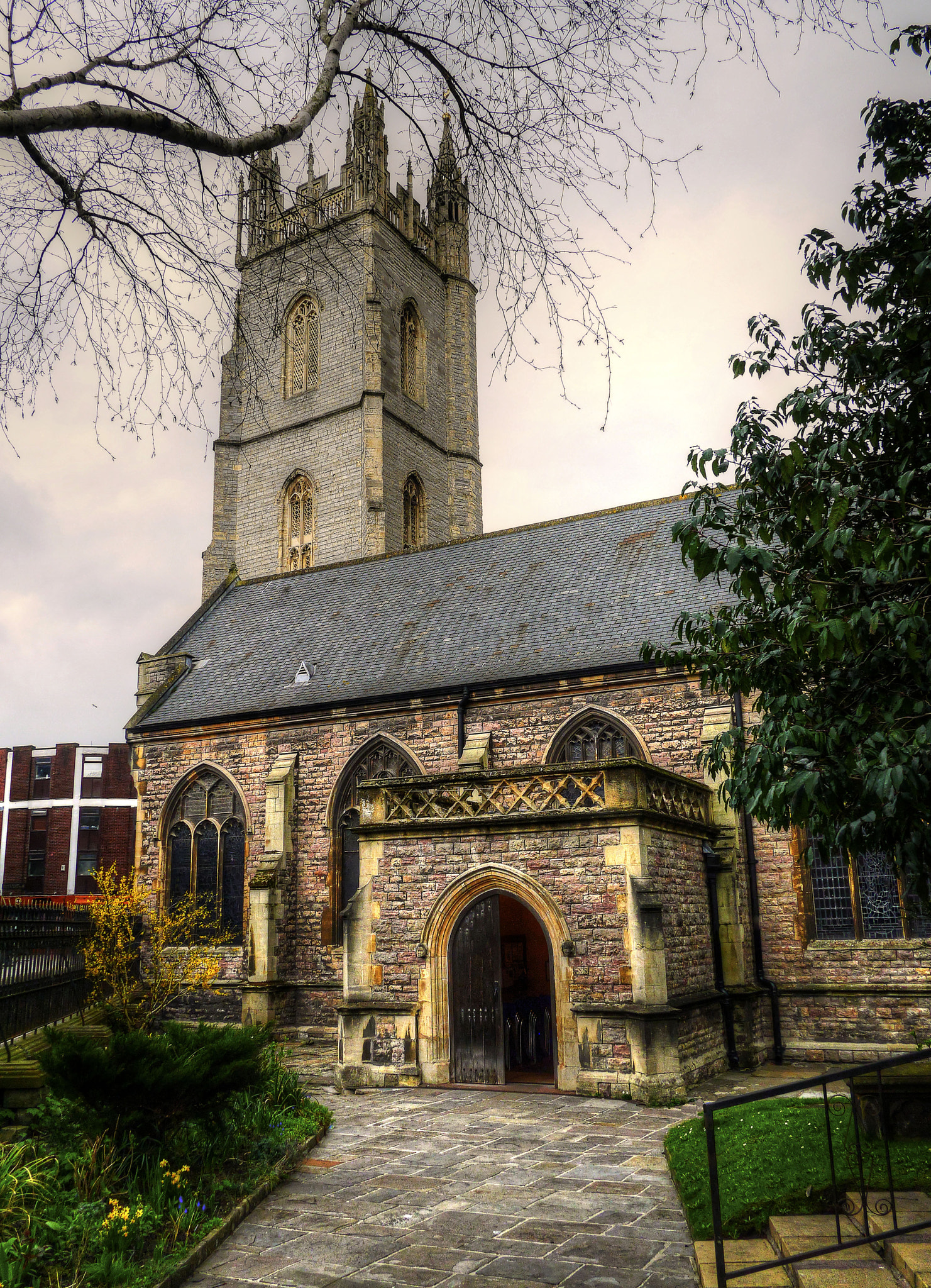 Panasonic Lumix DMC-GF5 sample photo. St john's church, cardiff city centre photography