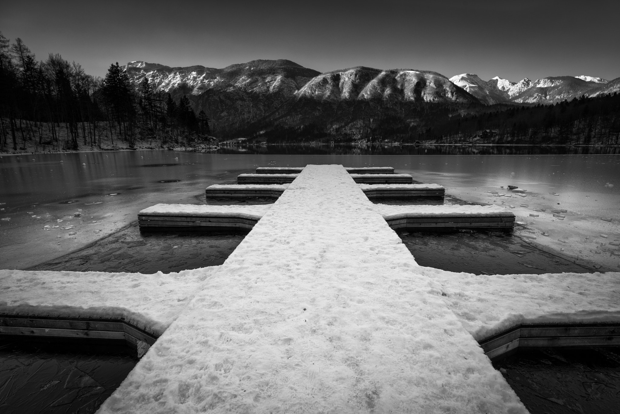 Canon EF 16-35mm F4L IS USM sample photo. Bohinj photography