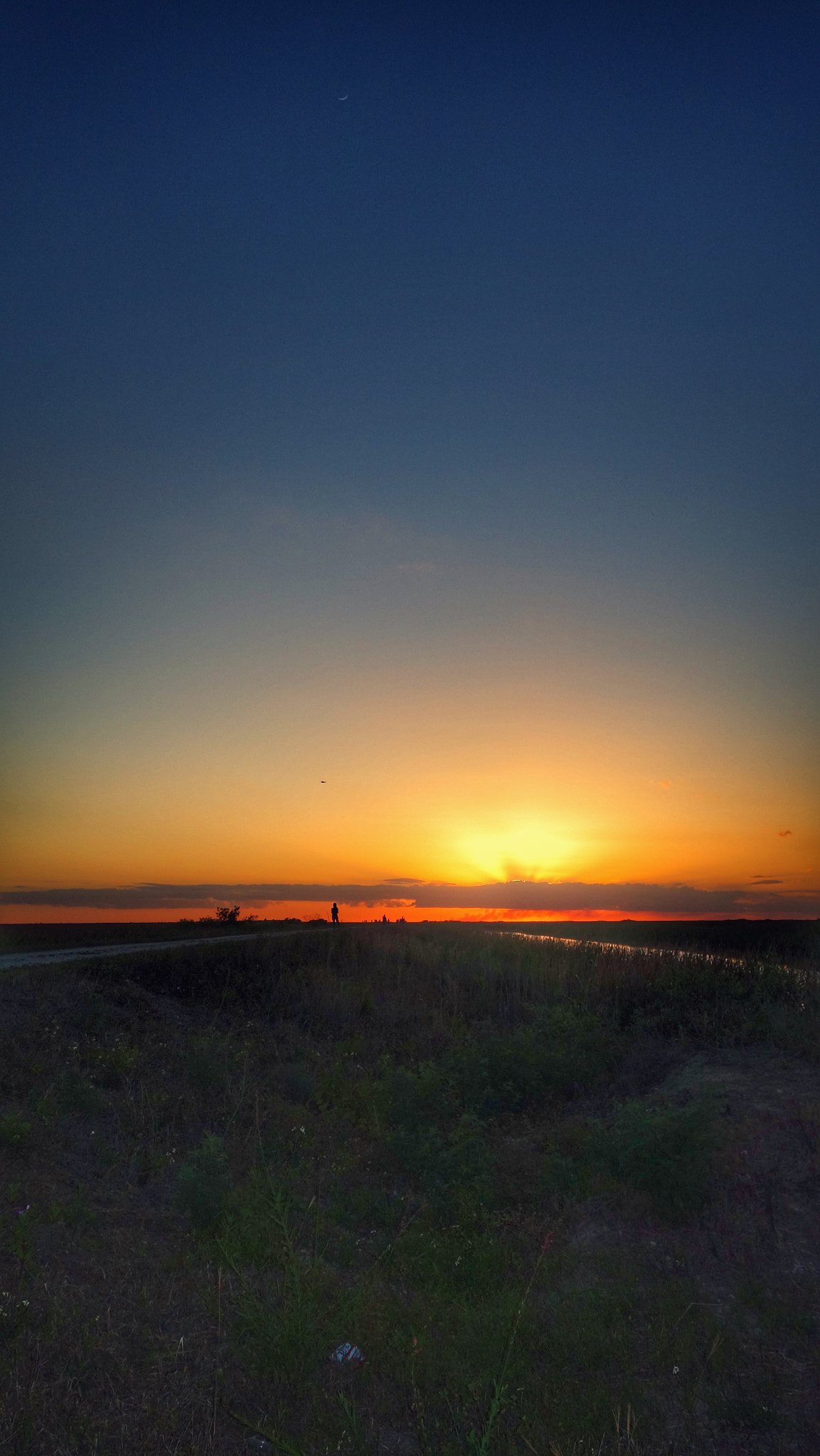 Sony 28-100mm F1.8-4.9 sample photo. Sunset horizon photography