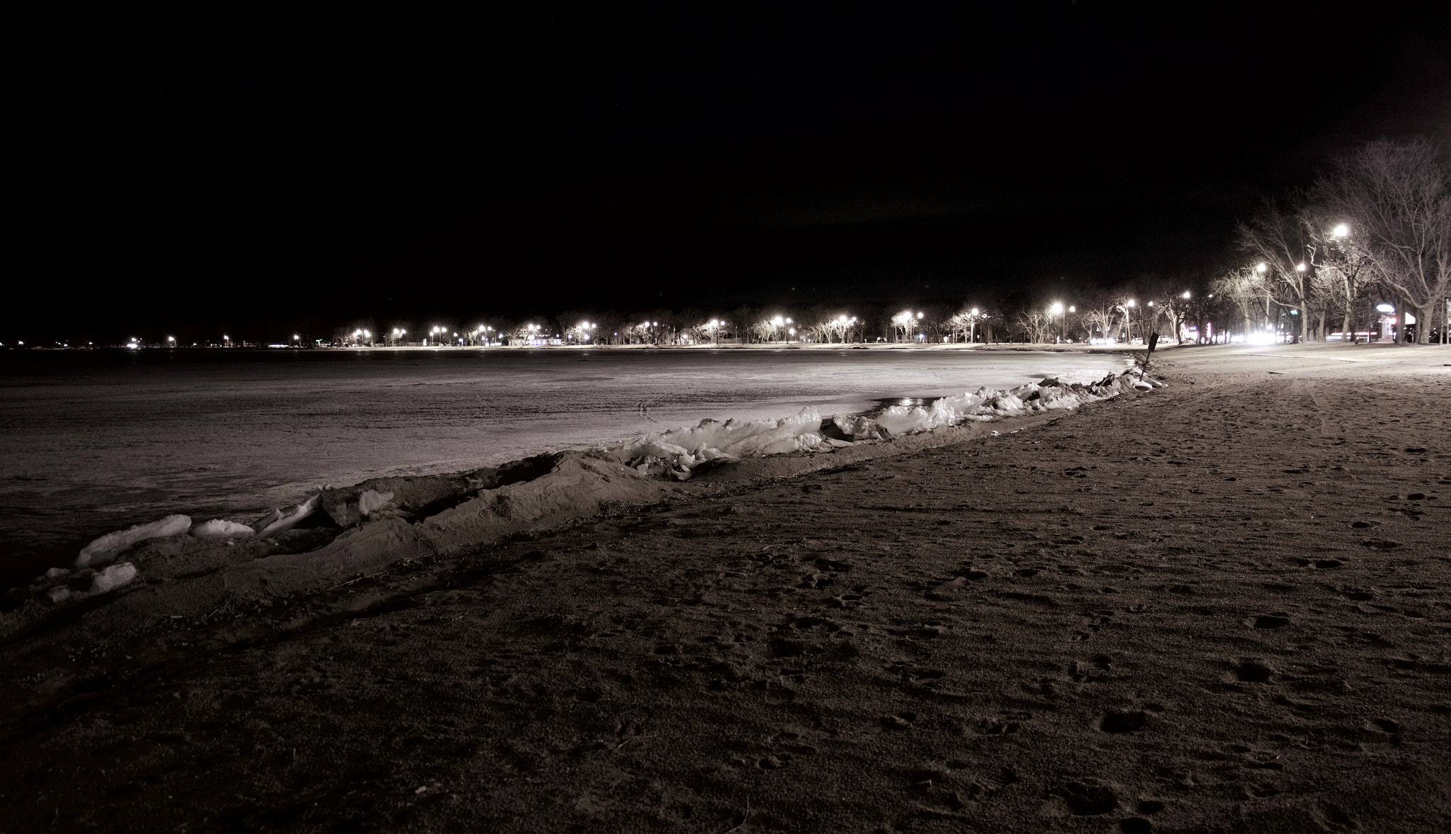 Canon EOS 600D (Rebel EOS T3i / EOS Kiss X5) sample photo. Frozen lake photography