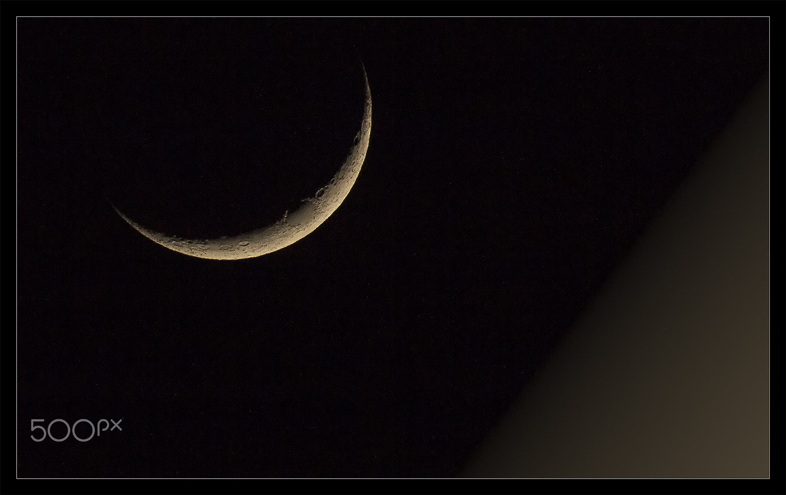 Canon EF 100-400mm F4.5-5.6L IS USM sample photo. Moon - 30/03/17, 20:06:20 photography
