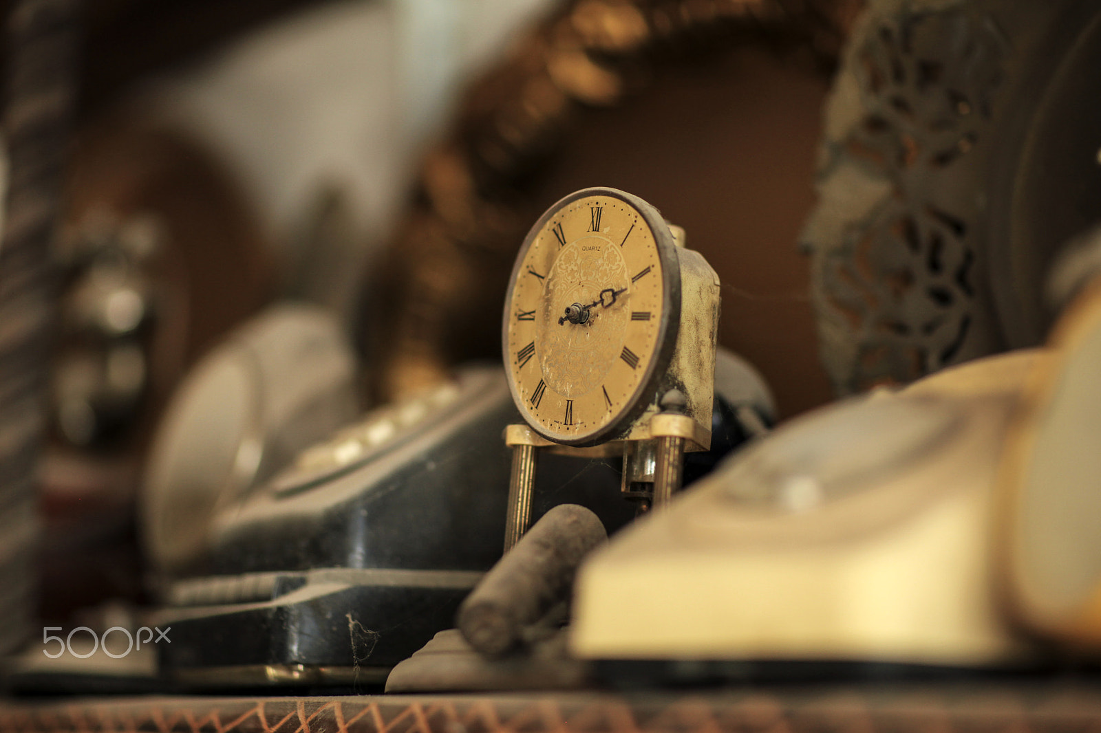 Canon EF 85mm F1.2 sample photo. Old clock photography