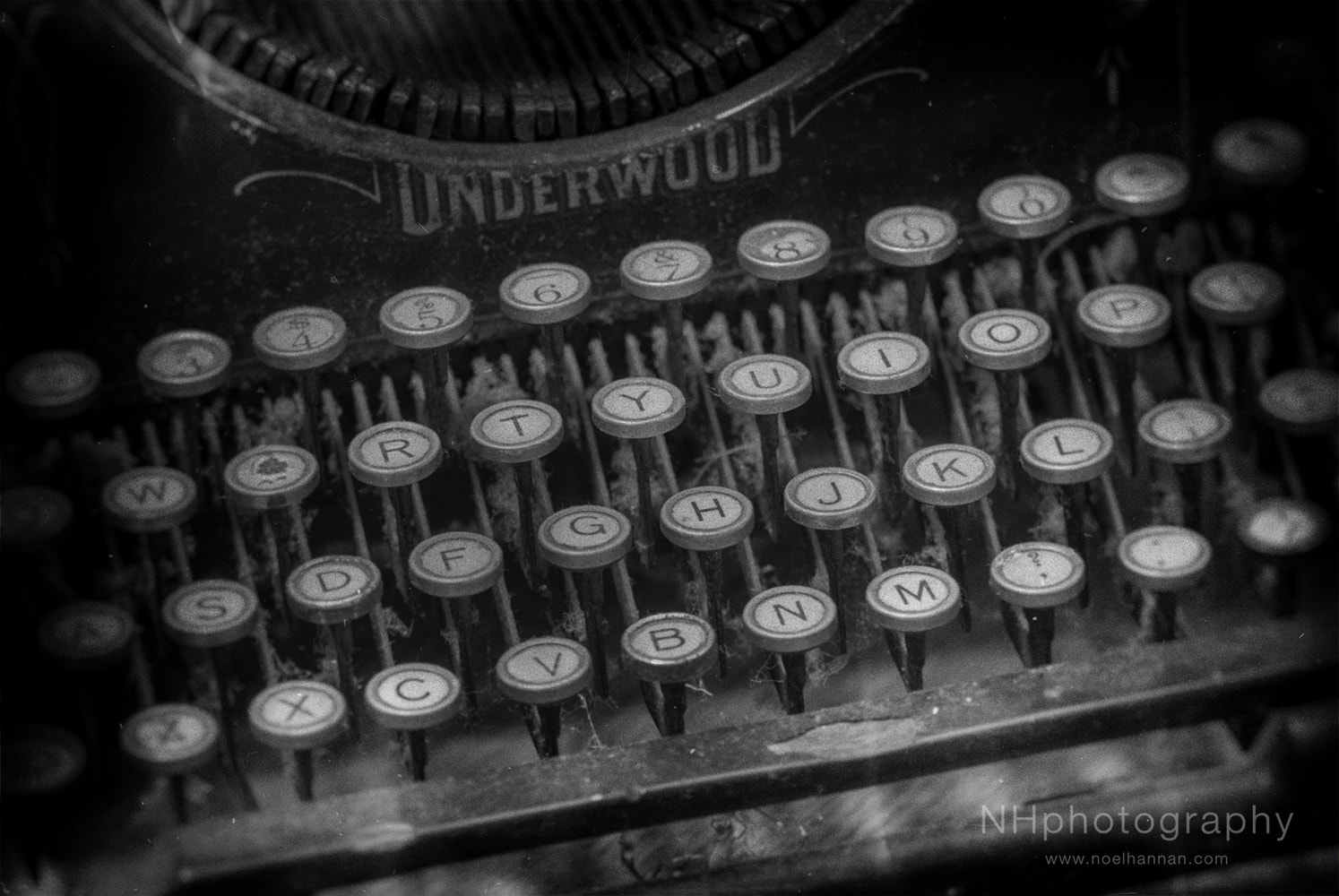 Nikon AF-S Micro-Nikkor 105mm F2.8G IF-ED VR sample photo. Underwood typewriter photography