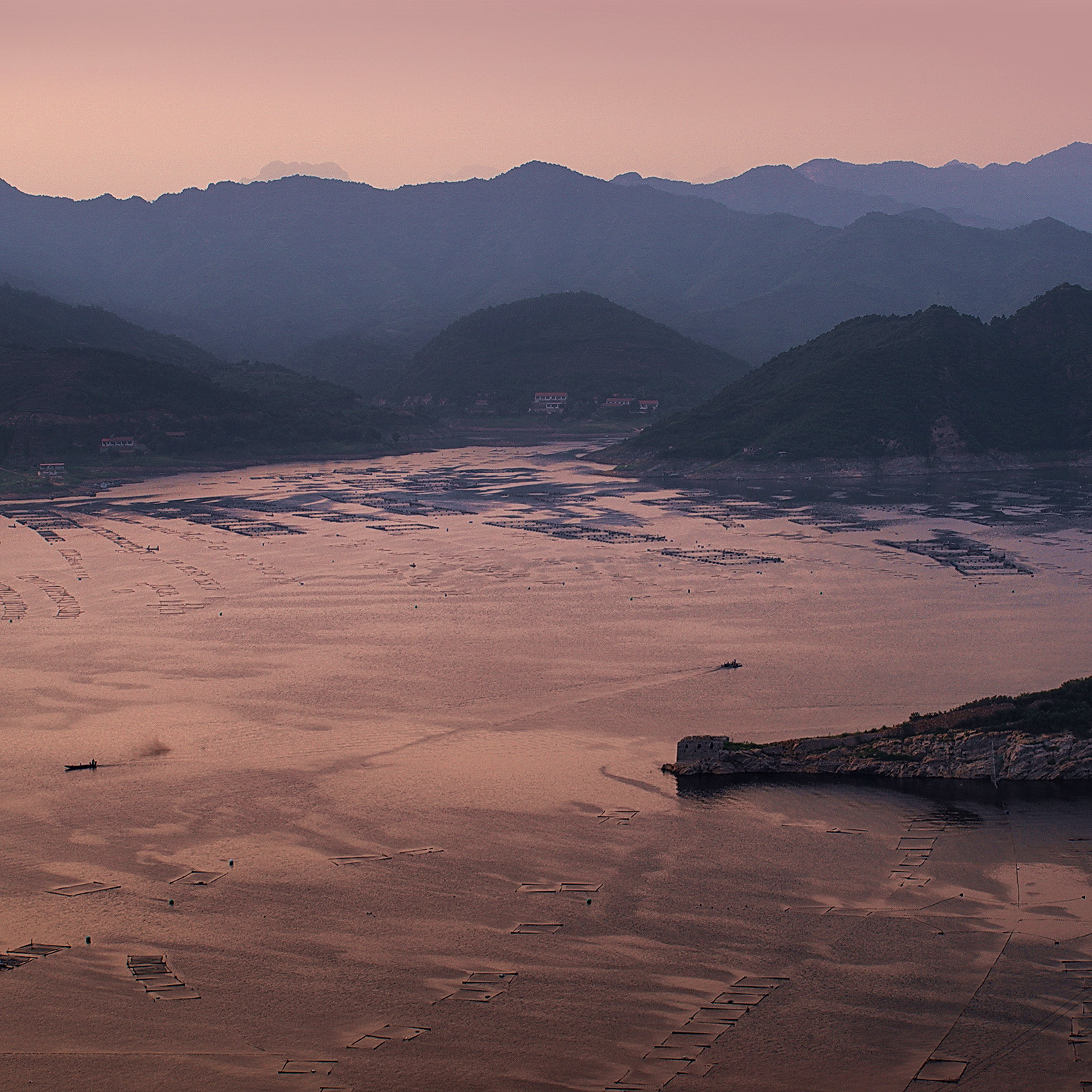 Tamron 18-270mm F3.5-6.3 Di II PZD sample photo. 水长城 photography