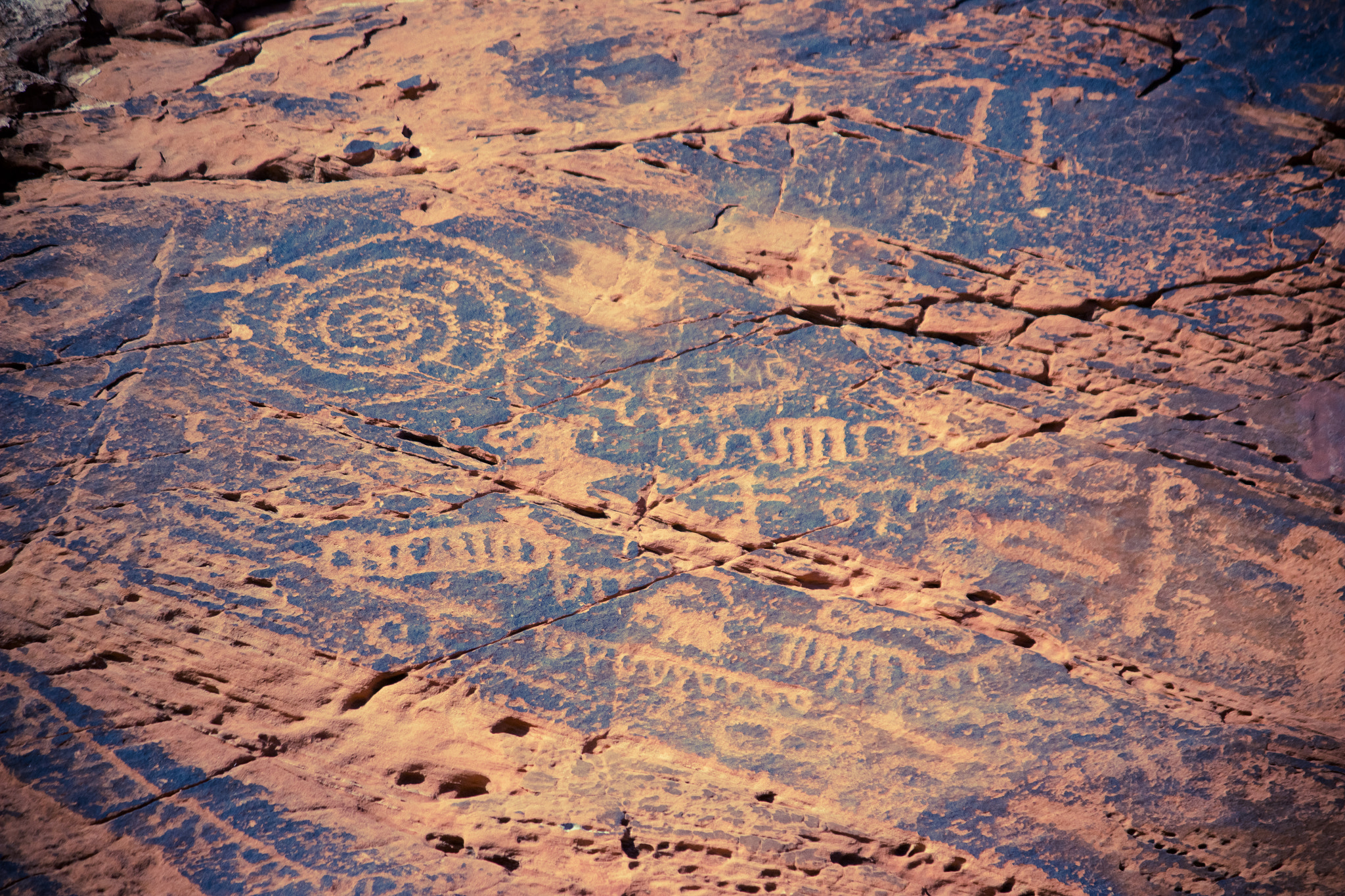 Canon EF-S 55-250mm F4-5.6 IS sample photo. Desert varnish and petroglyphs photography