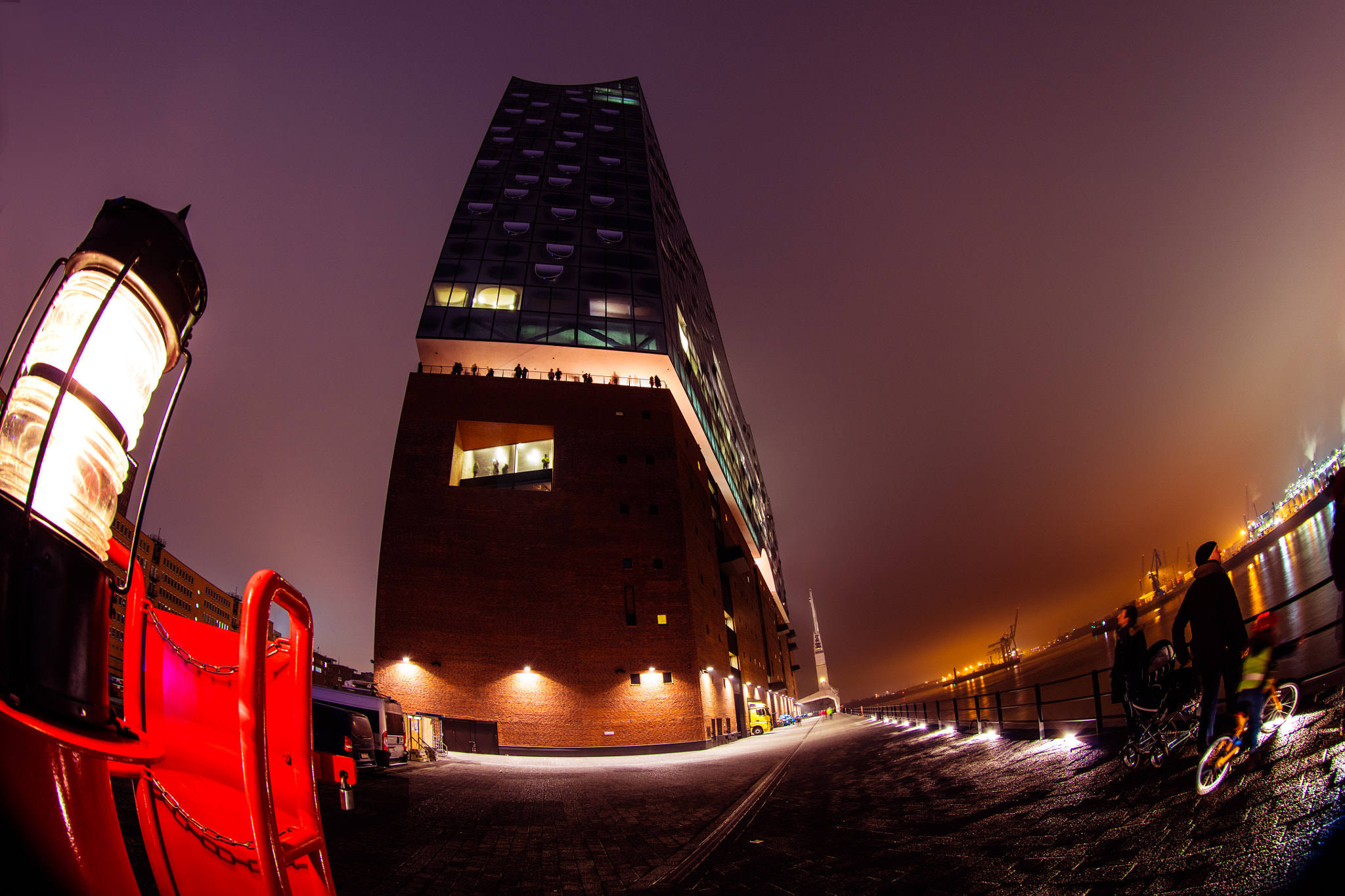 Canon EF 8-15mm F4L Fisheye USM sample photo. Elbphilharmonie photography