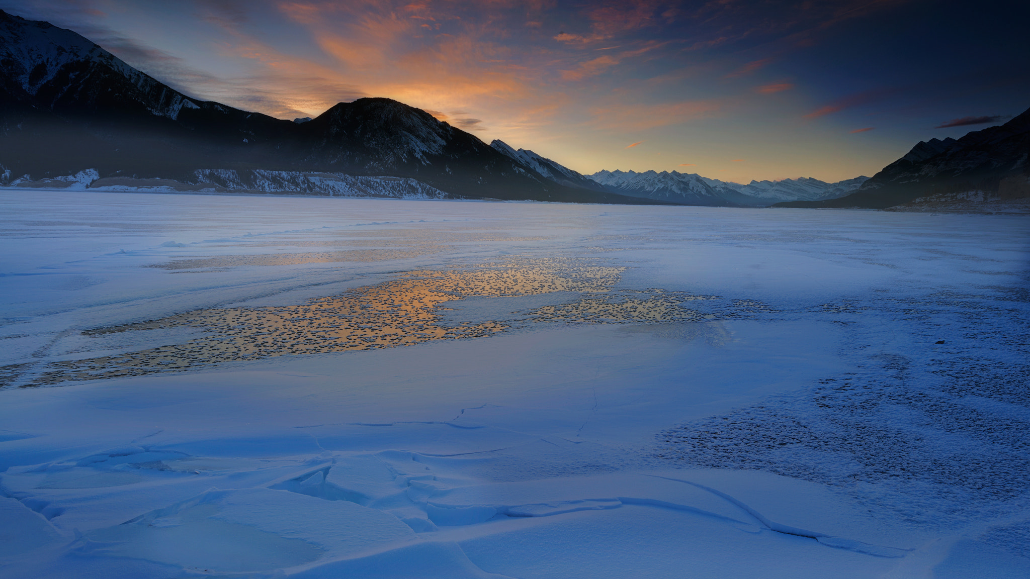 Nikon AF-S Nikkor 16-35mm F4G ED VR sample photo. Dawn at lake abraham photography