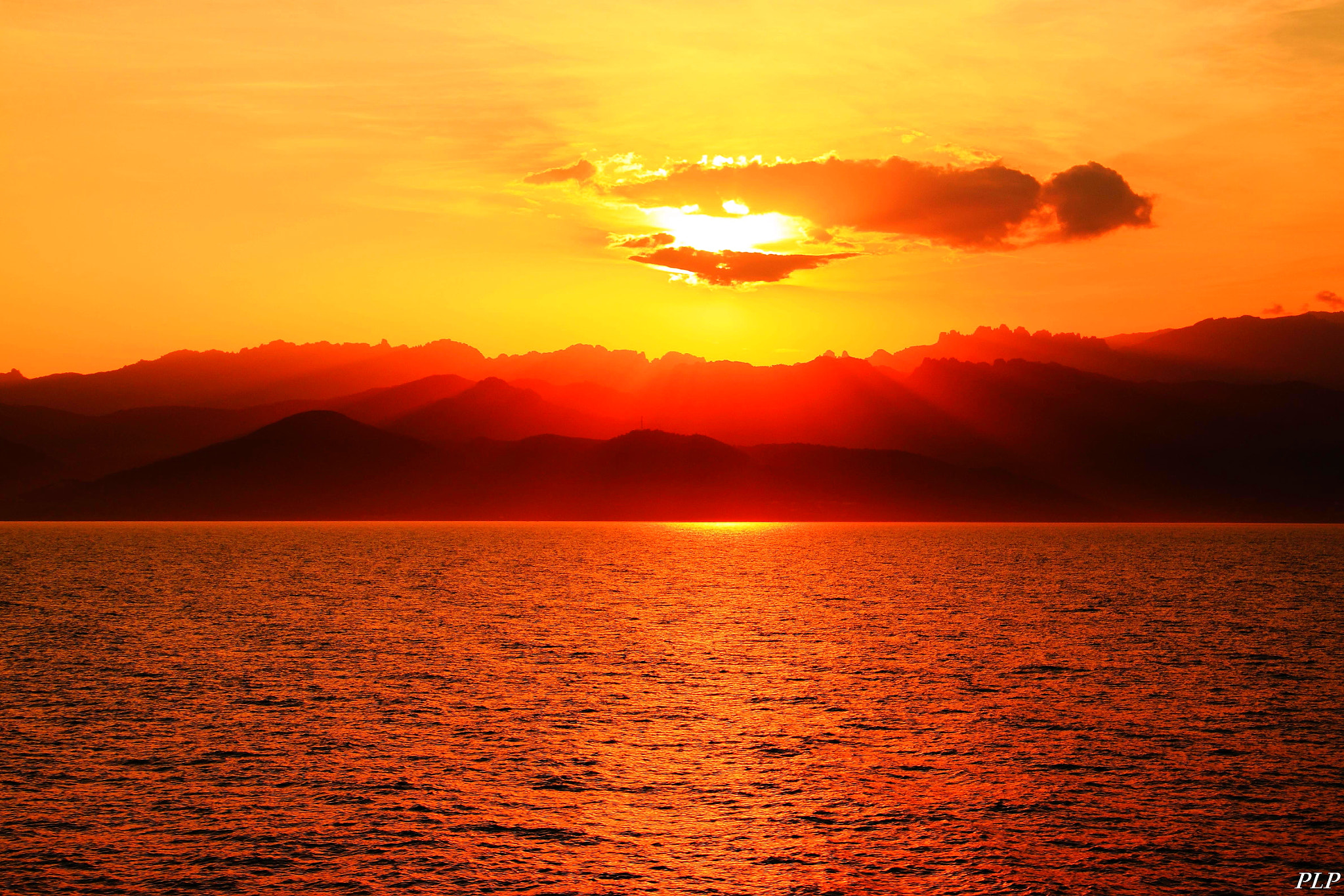 Canon EOS 500D (EOS Rebel T1i / EOS Kiss X3) sample photo. Sunset in corsica photography
