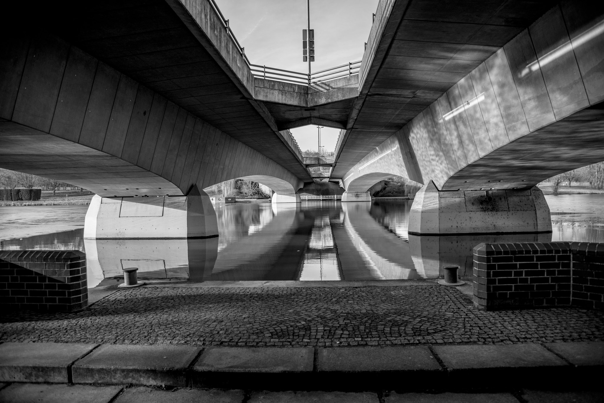 Nikon AF-S Nikkor 24-120mm F4G ED VR sample photo. Bridge black & white photography