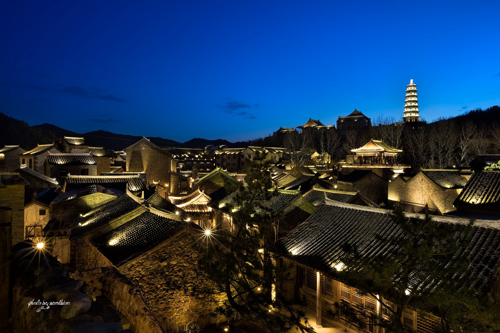 Canon EOS-1D X + Canon EF 16-35mm F2.8L II USM sample photo. The ninght of beijing wtown photography