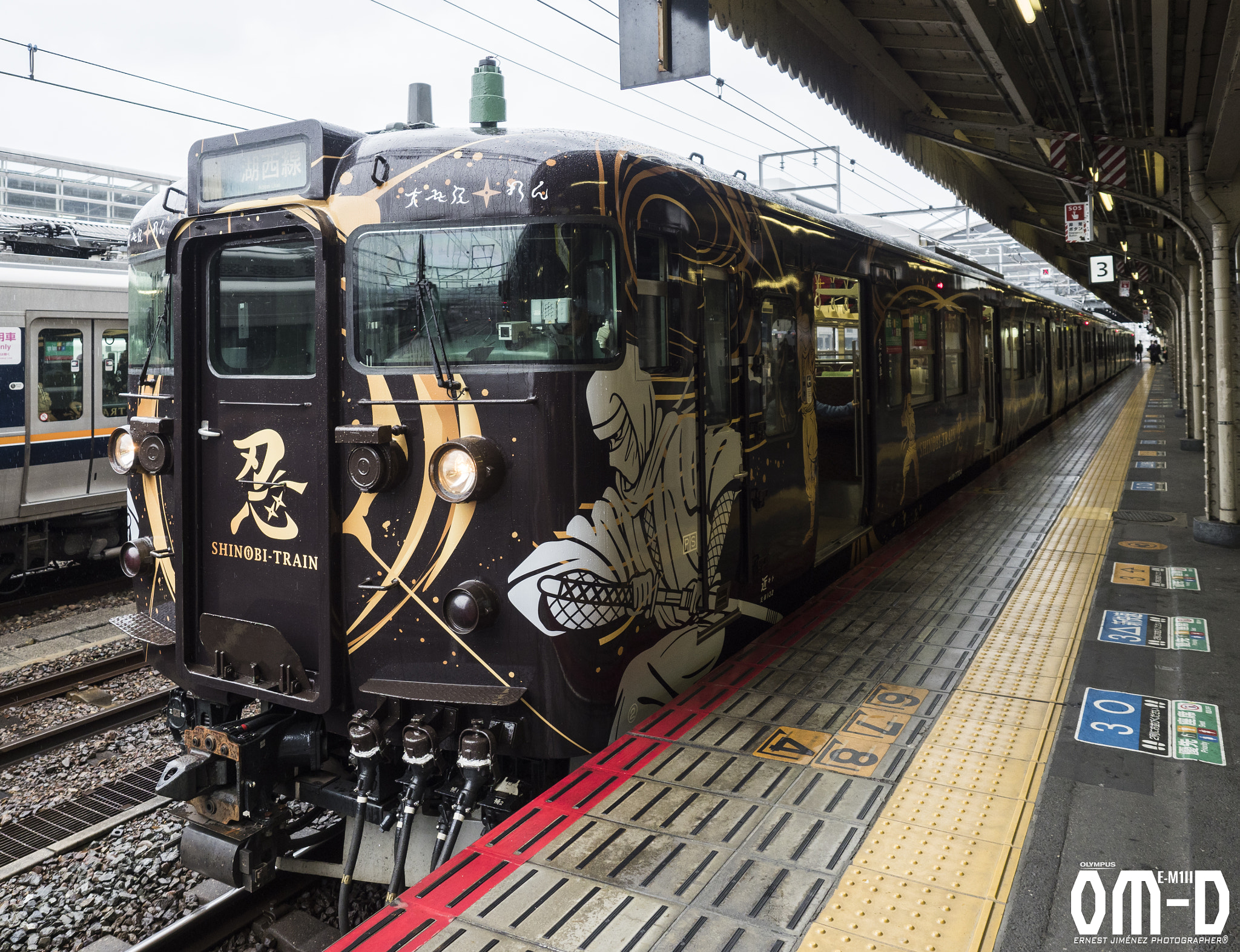 Olympus OM-D E-M1 Mark II sample photo. The ninja train in kyoto !! photography