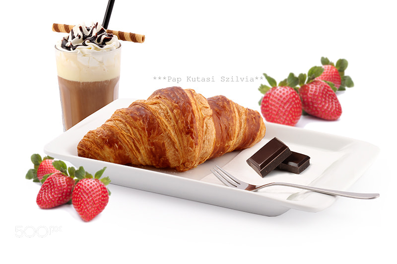Canon EOS 60D + Canon EF-S 55-250mm F4-5.6 IS sample photo. Croisset and coffee photography