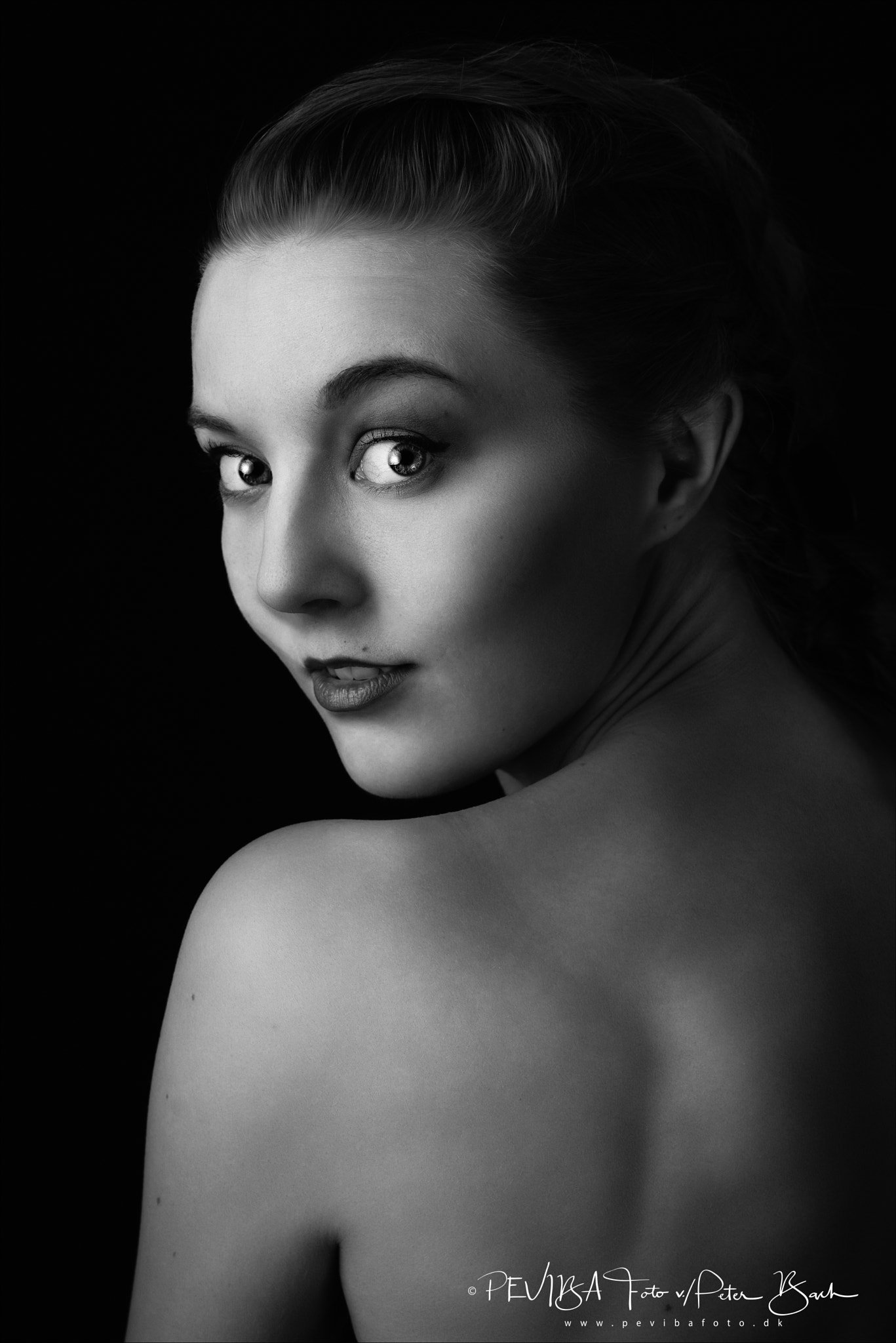 Nikon D800 sample photo. Big eyes (bw) photography