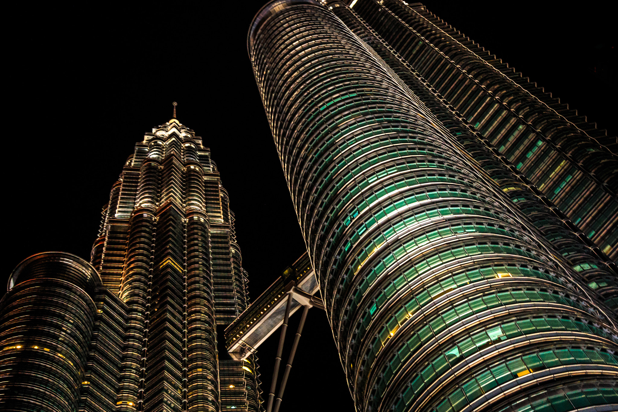 Sigma 10-20mm F3.5 EX DC HSM sample photo. Petronas photography
