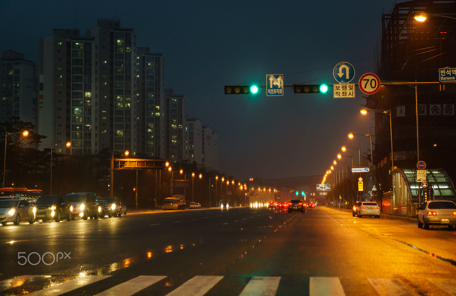 Sony a6300 + E 50mm F1.8 OSS sample photo. Green light photography
