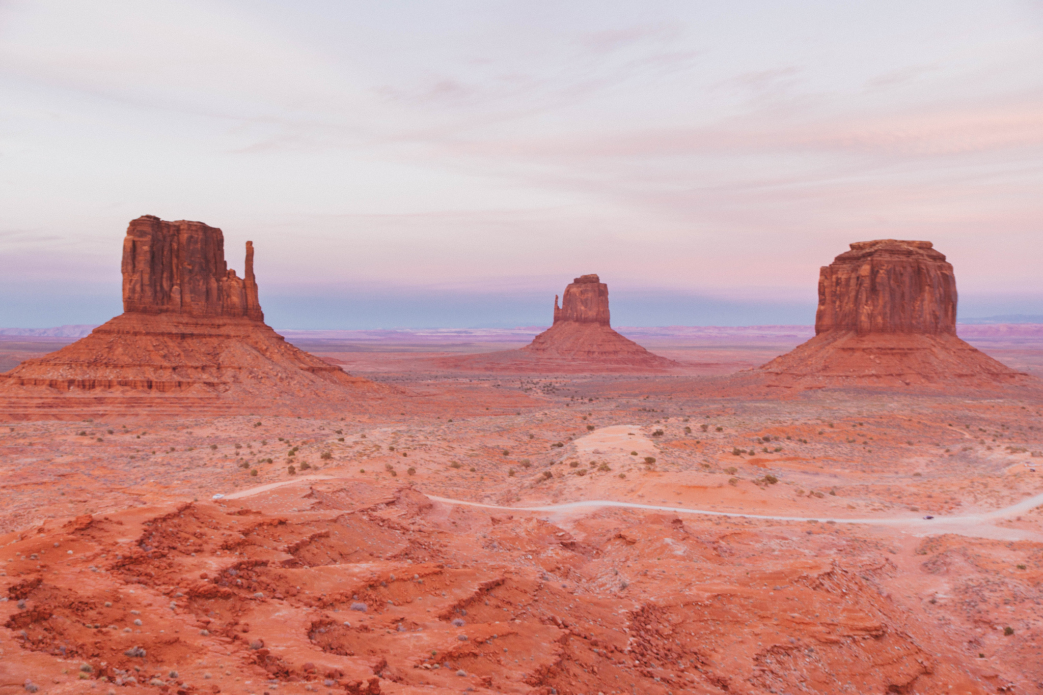 Canon EOS 6D + Sigma 24-70mm F2.8 EX DG Macro sample photo. Monument valley sunset photography