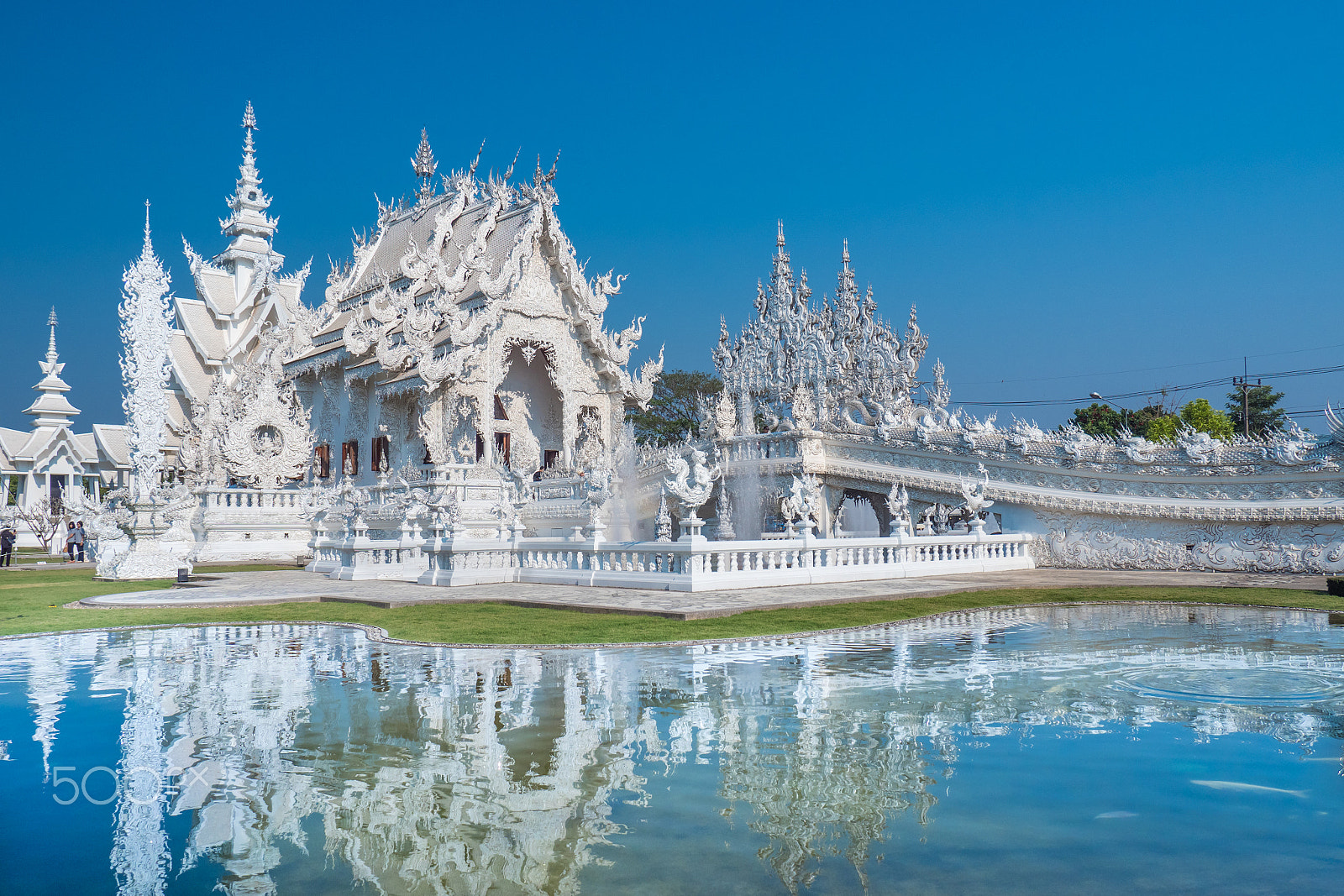 Olympus PEN-F + Panasonic Lumix G X Vario 12-35mm F2.8 ASPH Power OIS sample photo. Wat rong khun (white temple) photography