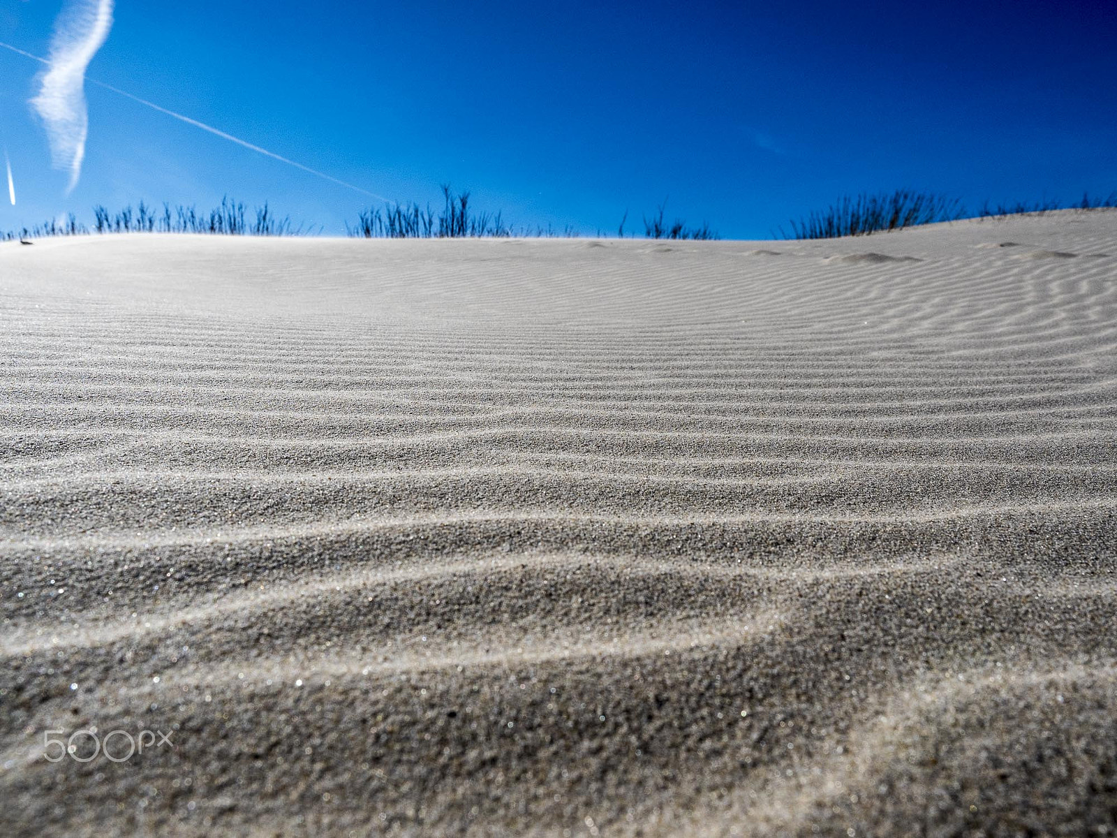 Olympus OM-D E-M5 II + Olympus M.Zuiko Digital ED 12-40mm F2.8 Pro sample photo. Sand & sky photography