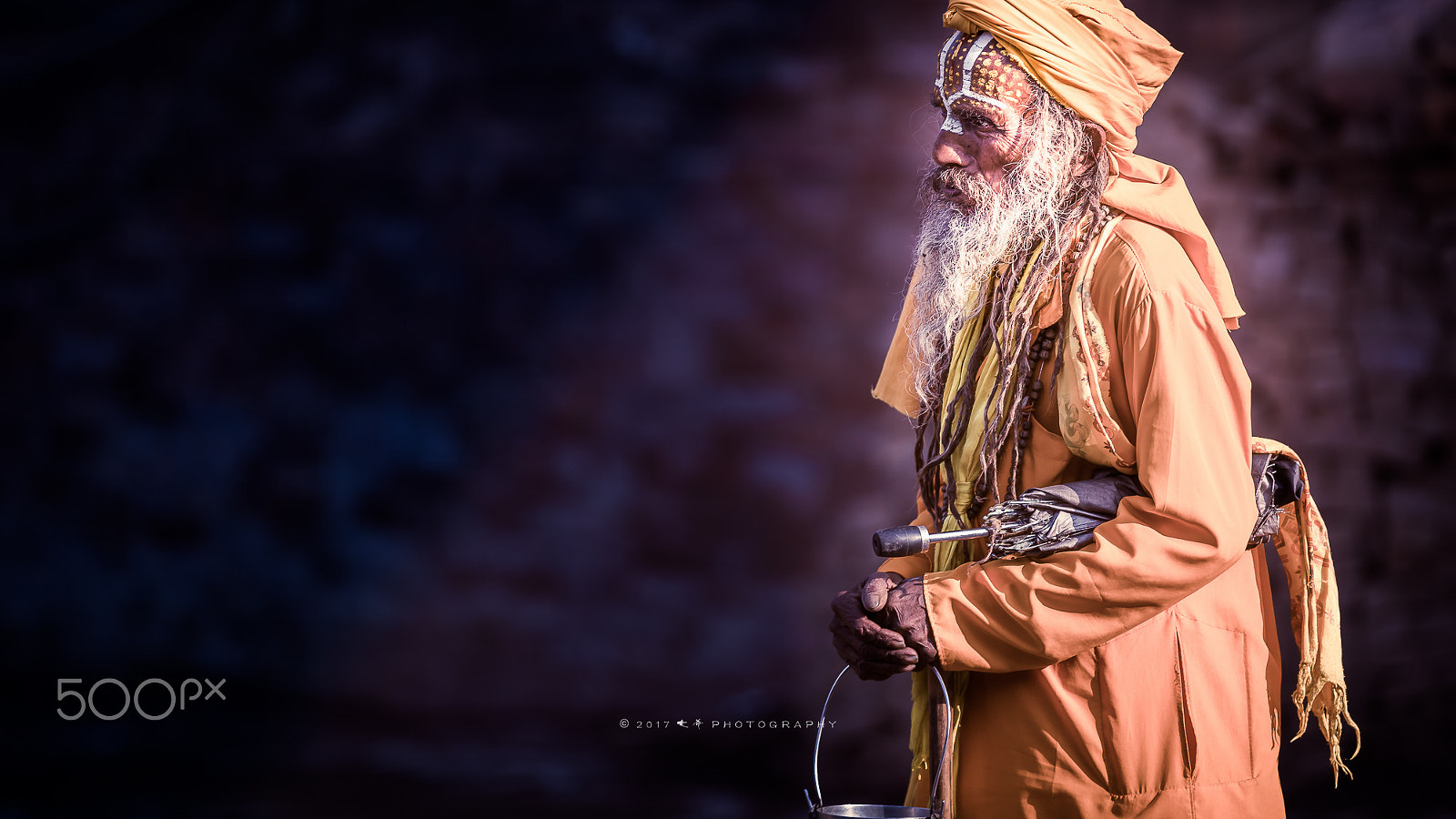 Canon EOS 5DS R sample photo. Kathmandu saddhu 《黄袍僧人》 photography