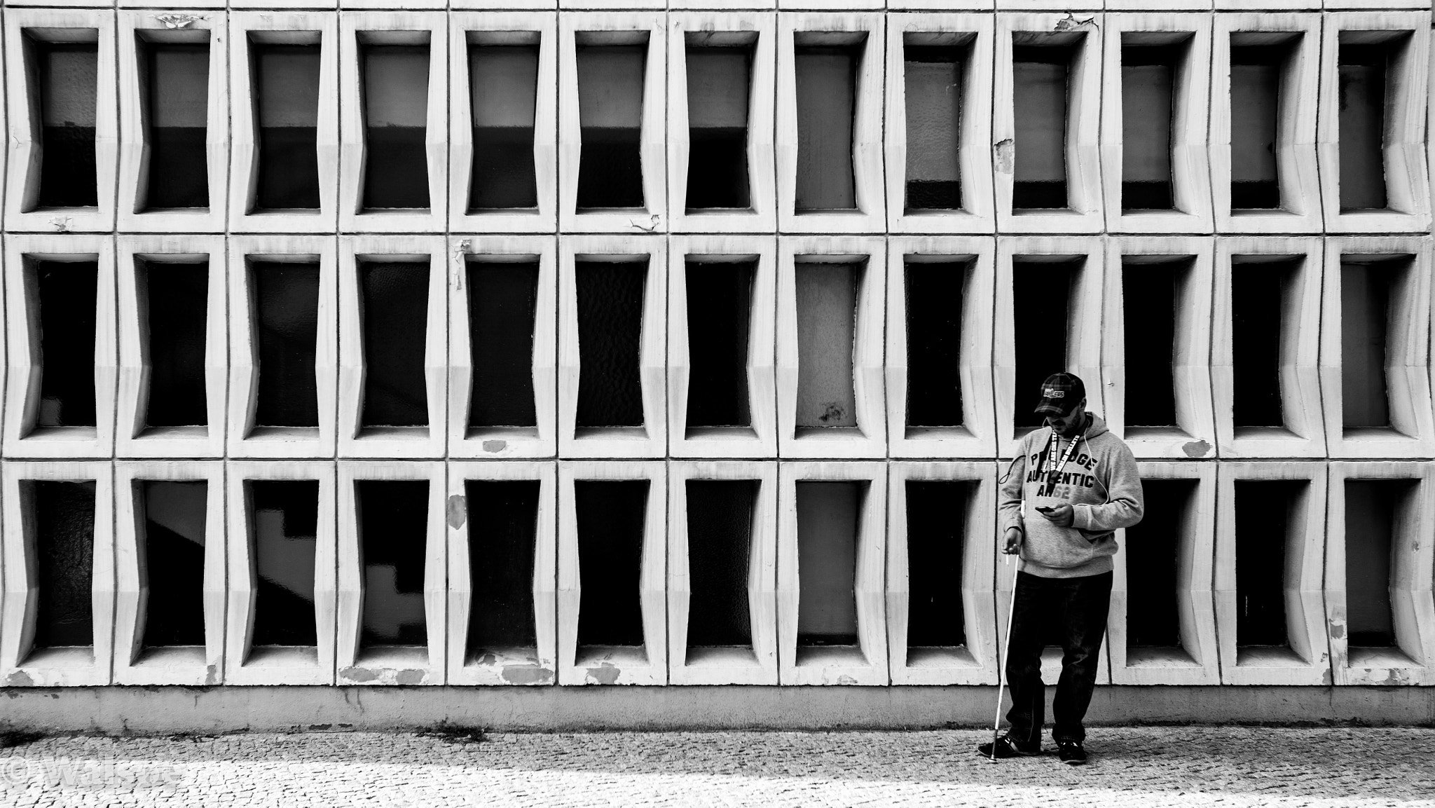 Canon EF 16-35mm F2.8L USM sample photo. Blind man calling photography