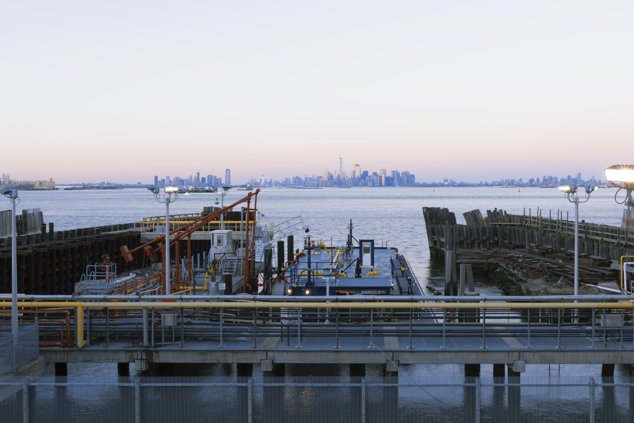 Canon EOS 5D Mark IV sample photo. Evening view of manhattan from staten island ferry dock. photography